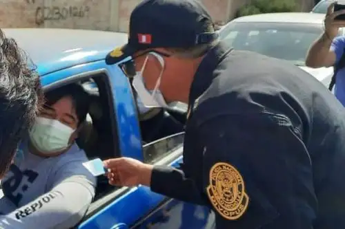Efectivos policiales participaron en operativo en puntos de vacunación contra la covid-19 en Lambayeque. Foto: ANDINA/Difusión
