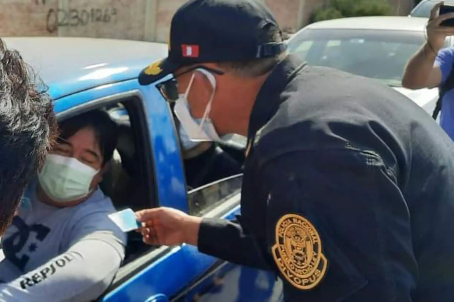 Efectivos policiales participaron en operativo en puntos de vacunación contra la covid-19 en Lambayeque. Foto: ANDINA/Difusión