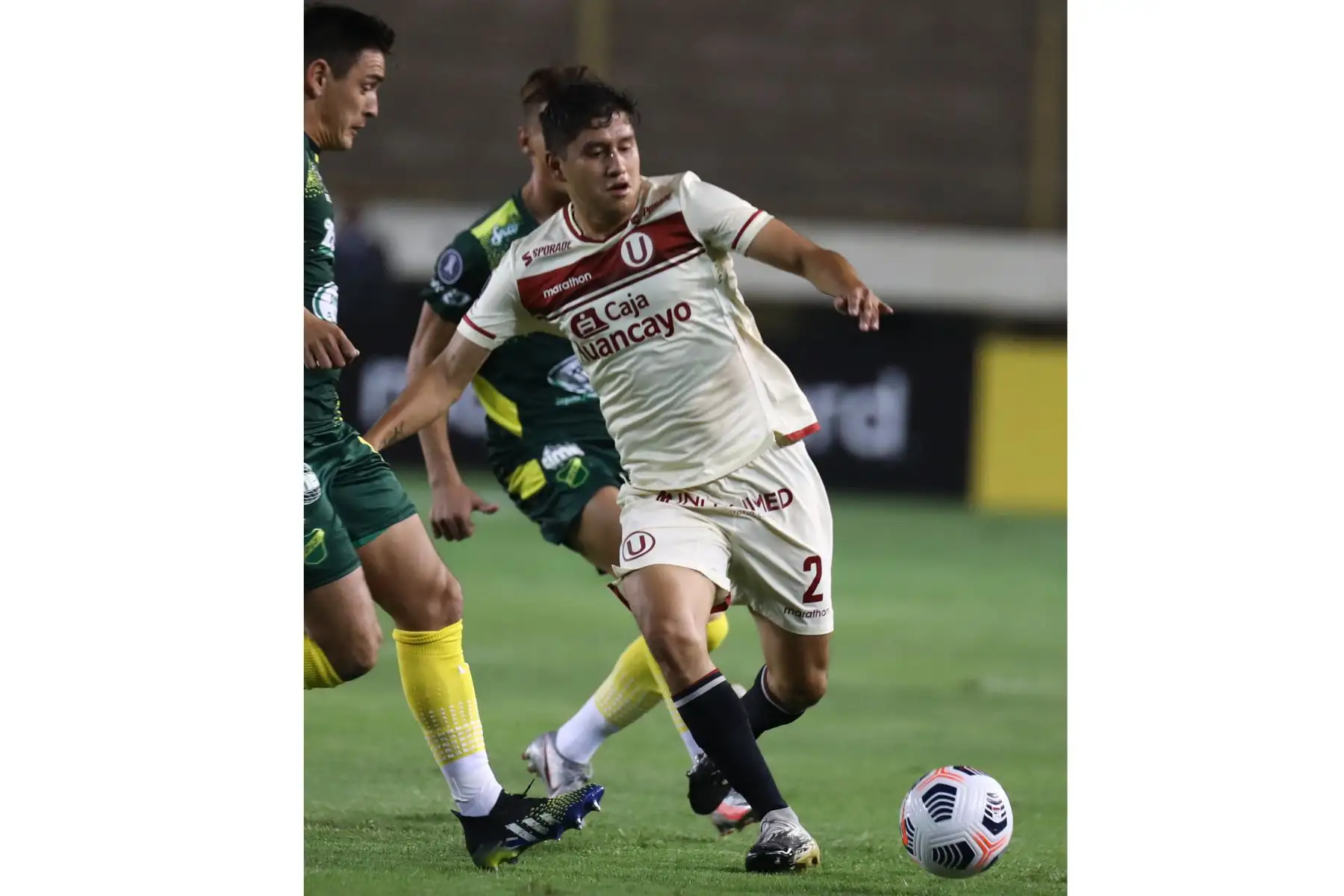 Universitario de Deportes empata 0 a 0 con Club Defensa y Justicia de Argentina, en partido por la Copa Libertadores en el Estadio Monumental,