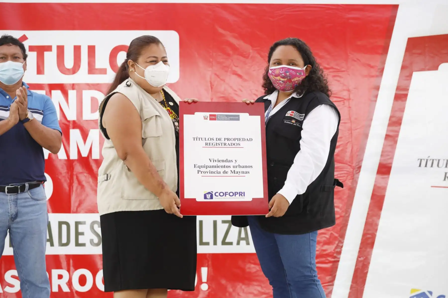 Ministra de Vivienda, Solangel Fernández, participa en entrega de 164 títulos de propiedad para familias, equipamiento urbano y entidades públicas de la región Loreto. ANDINA/Difusión