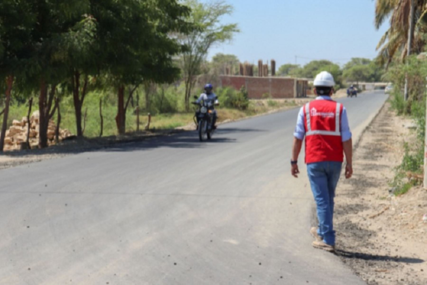 La reconstrucción de camino vecinal en el distrito de La Arena, región Piura, beneficiará a 8,000 habitantes.