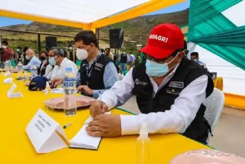 El ministro Federico Tenorio arribó a la provincia tacneña en su calidad de presidente de la mesa de diálogo de Candarave.