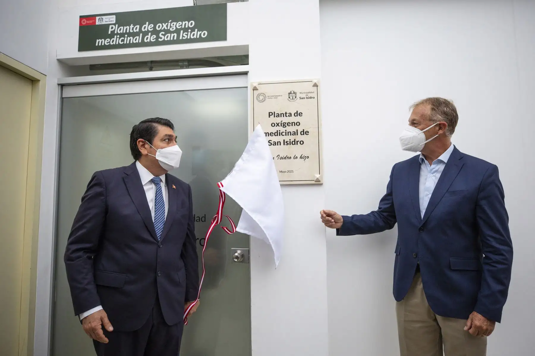Alcalde de Lima, Jorge Muñoz y el Alcalde San Isidro presentan nueva planta de Oxigeno.
Foto:Municipalidad de Lima