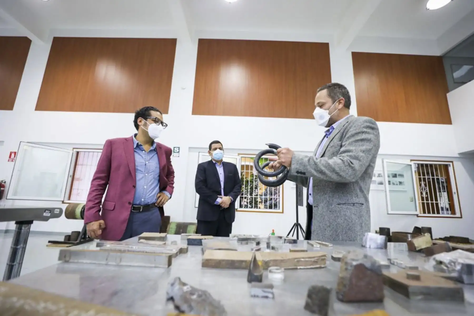 En la semana de la MYPE, reconocemos el valioso aporte de MYPE como Materials Research & Technology, Interinspect y Aviatec, por salvar vidas y contribuir activamente en la lucha contra el covid-19. Foto: Produce