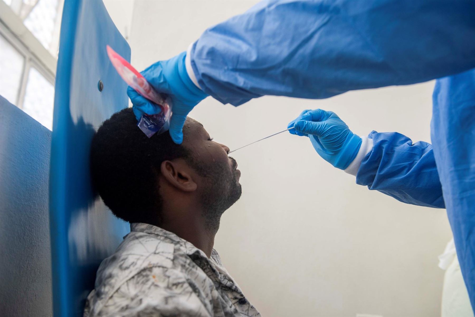 Haití detecta casos de las variantes británica y brasileña de coronavirus.