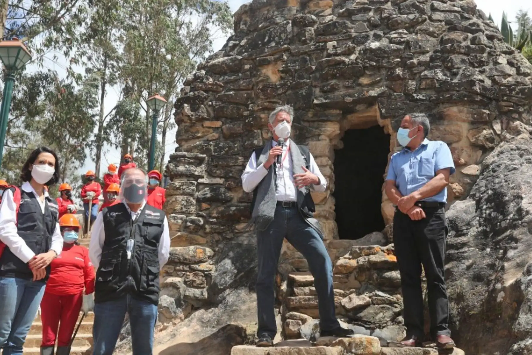 El presidente Francisco Sagasti, inspeccionó el funcionamiento del programa Trabaja Perú en la región Amazonas. Foto: Presidencia