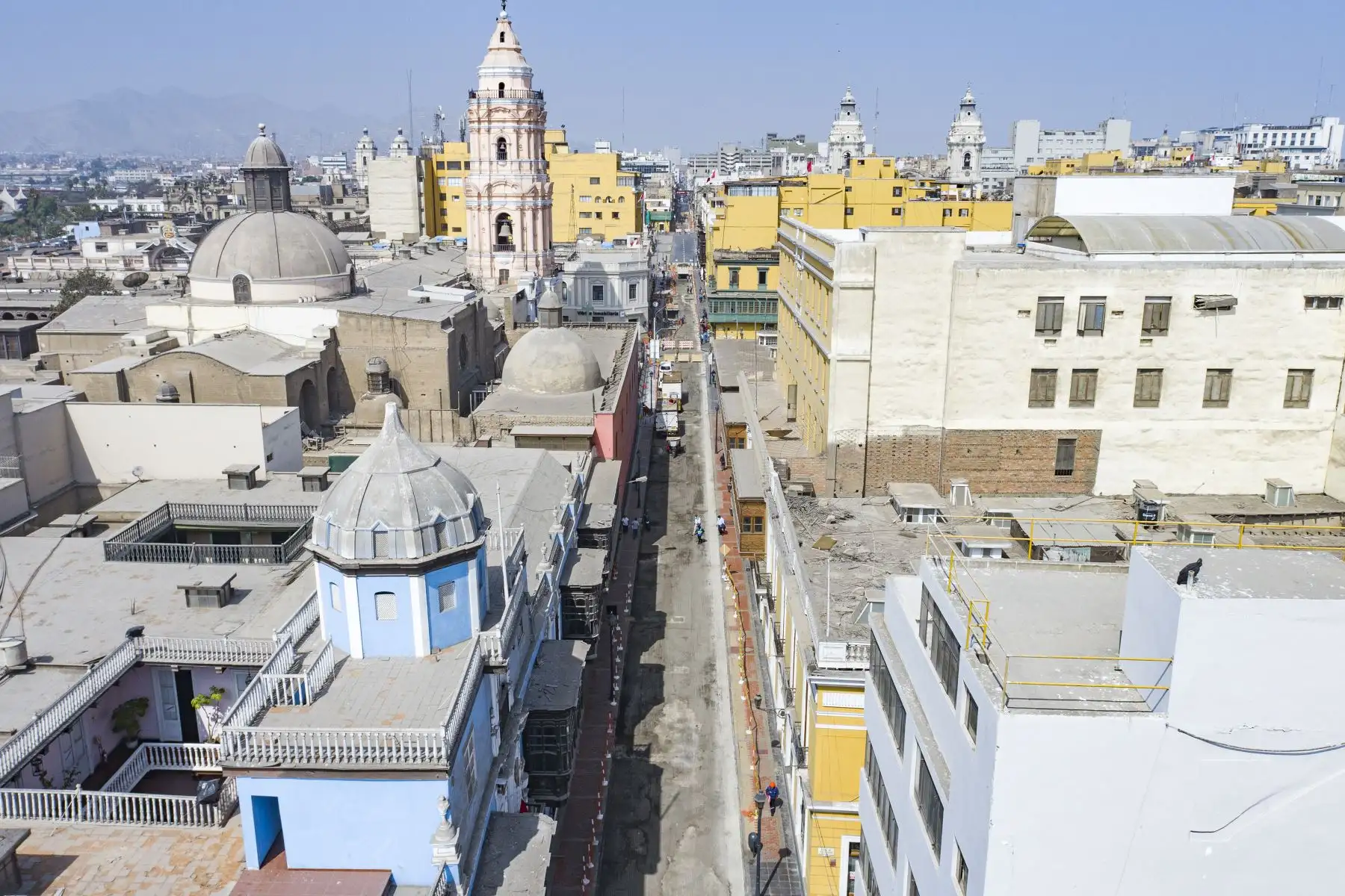 El alcalde de Lima, Jorge Muñoz, supervisa los trabajos de peatonalización del Centro Histórico. Foto: ANDINA/Municipalidad de Lima
