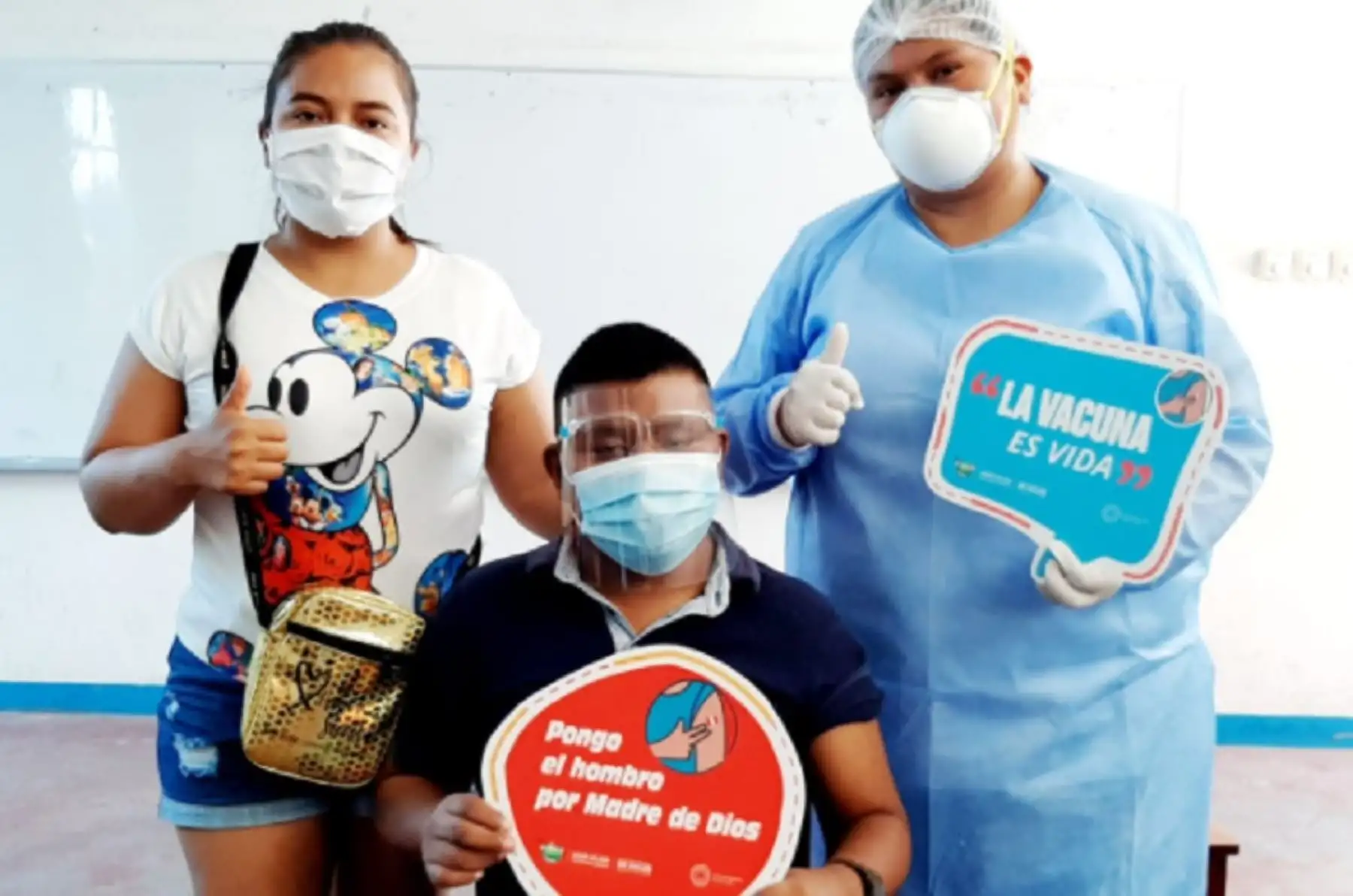 En el marco del Plan Nacional de Vacunación con enfoque territorial, el gobierno regional de Madre de Dios, inició la inmunización a las personas con síndrome de Down, y continuó con la inmunización a los adultos mayores de 70 años a más rezagados.