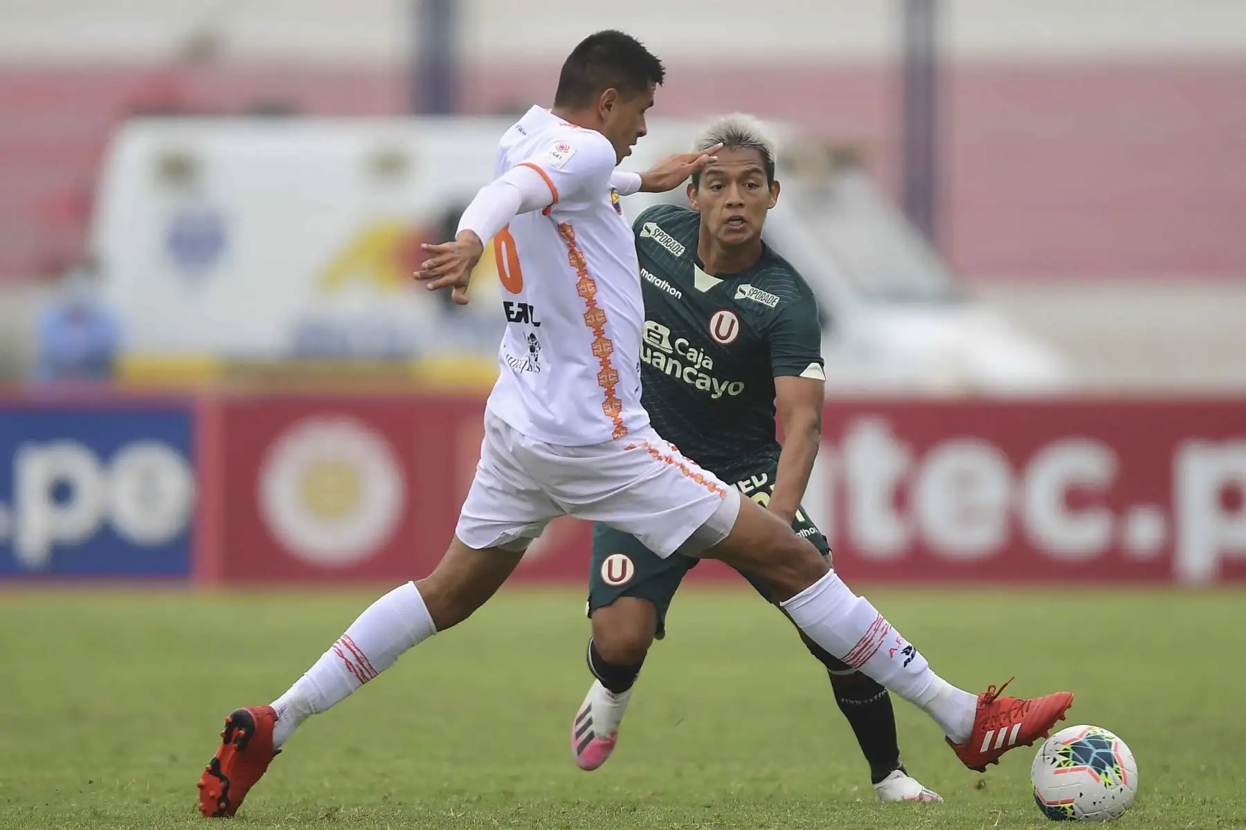 Universitario de Deportes empató 3 a 3 a Ayacucho FC con en un intenso partido jugado en el Estadio Iván Elías Moreno de Villa El Salvador, por la octava fecha del Torneo Apertura de la Liga 1 del fútbol peruano. Foto: Liga1