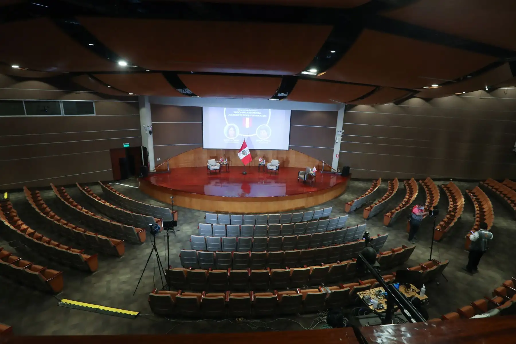 Candidatos a la presidencia de Perú Libre, Pedro Castillo, y de Fuerza Popular, Keiko Fujimori, asumirán el compromiso de cumplir con los 12 puntos expuestos en la Proclama Ciudadana - Juramento por la Democracia. En el auditorio del Colegio Médico del Perú. Foto: ANDINA/Carla Patiño