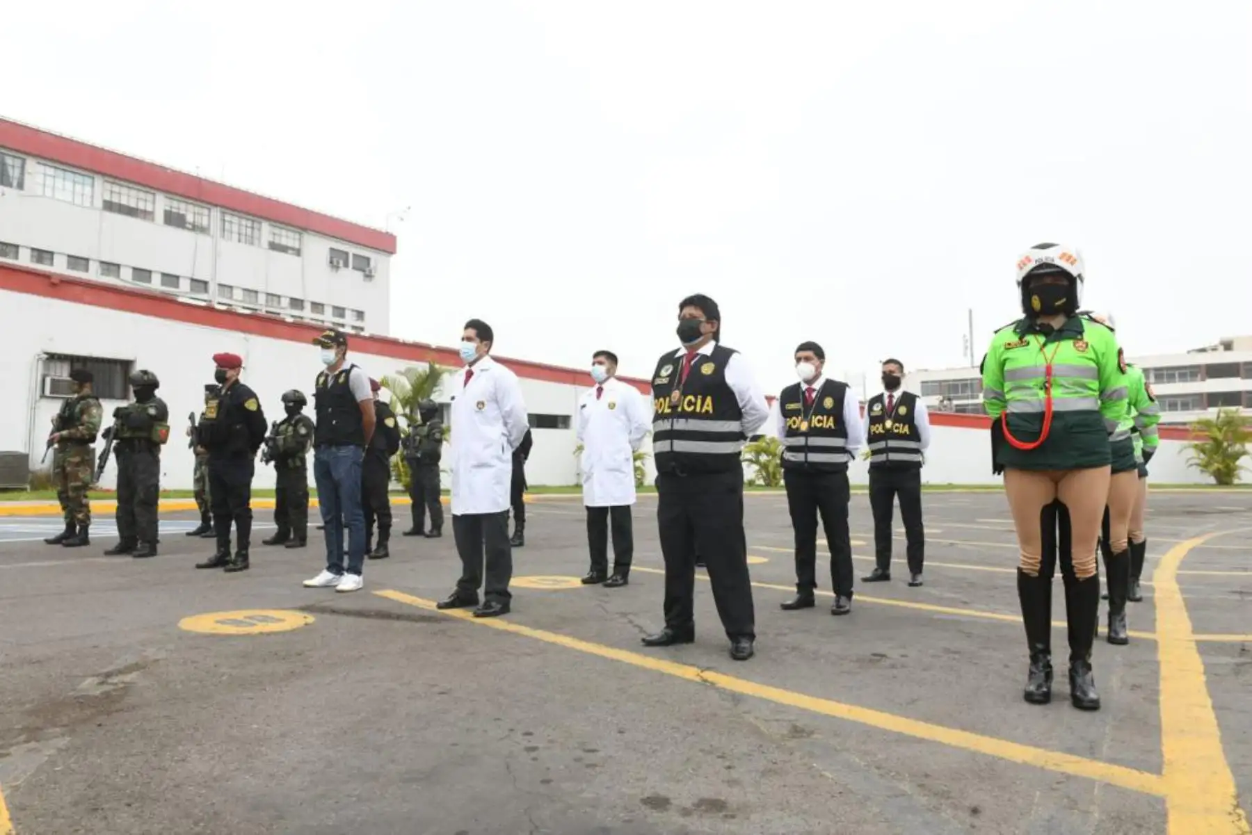El ministro de Interior, José Elice, indica que este año se tiene prevista una inversión de 293 millones 907 mil soles que contempla la adquisición de vehículos antimotines, ambulancias, armas por reposición y el mejoramiento de las condiciones operativas de la Policía Aérea
Foto:ANDINA/MininterPeru