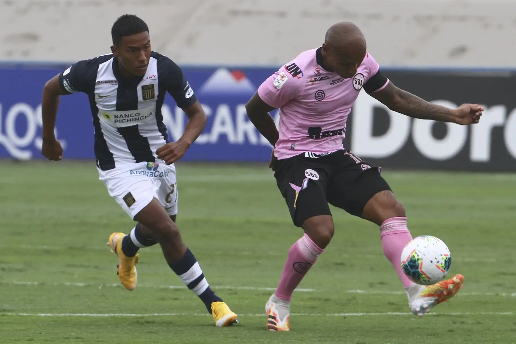 Sport Boys y Alianza Lima se miden por la octava fecha de la Fase 1 de la Liga 1 Betsson en el estadio Alberto Gallardo. Foto: FPF Sport Boys y Alianza Lima se miden por la octava fecha de la Fase 1 de la Liga 1 Betsson en el estadio Alberto Gallardo. Foto: FPF