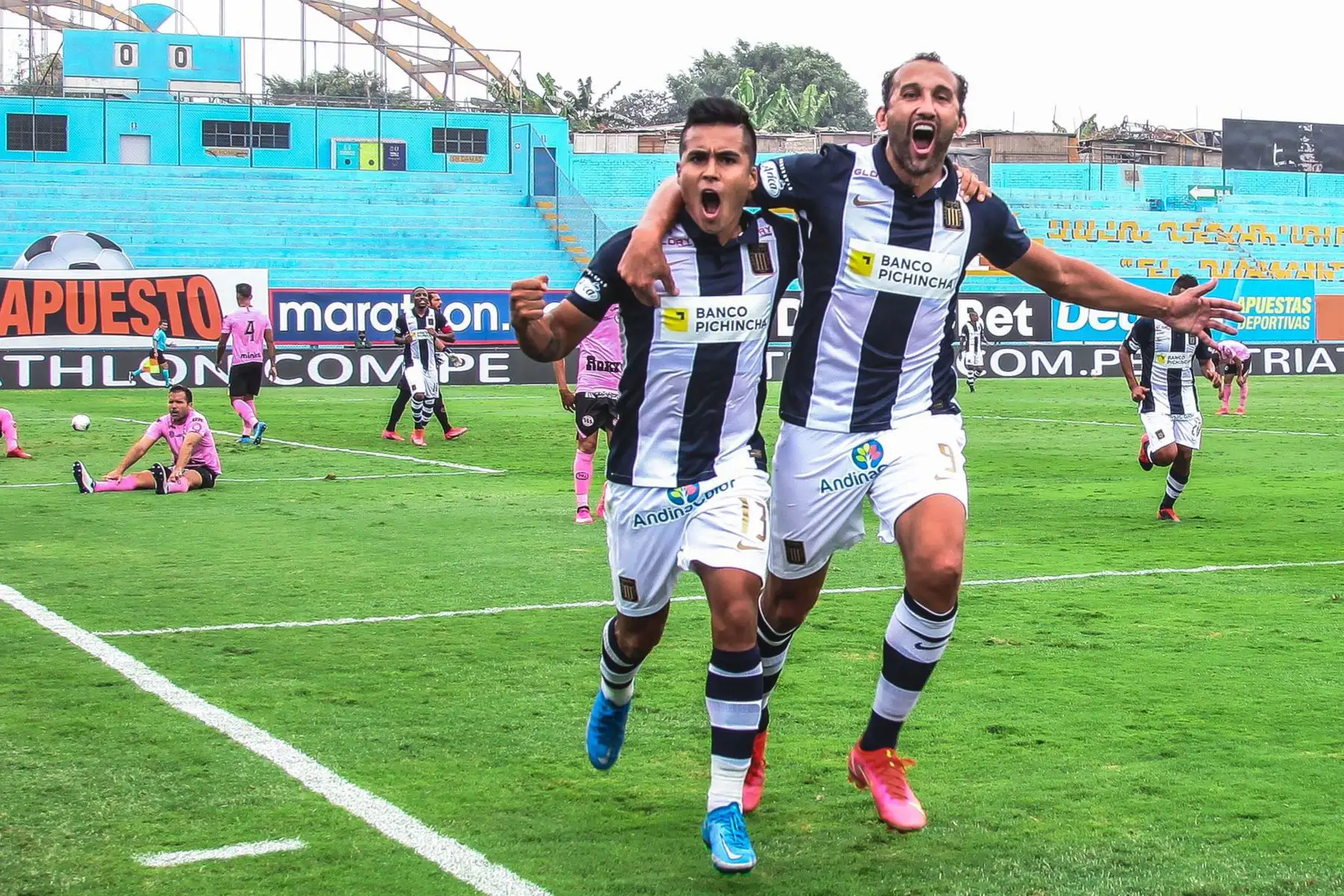 Hernán Barcos de  Alianza Lima celebra su gol anotado ante el club Sport Boys por la octava fecha de la Fase 1 de la Liga 1 Betsson en el estadio Alberto Gallardo. 
Foto: Alianza Lima Hernán Barcos de  Alianza Lima celebra su gol anotado ante el club Sport Boys por la octava fecha de la Fase 1 de la Liga 1 Betsson en el estadio Alberto Gallardo. 
Foto: Alianza Lima