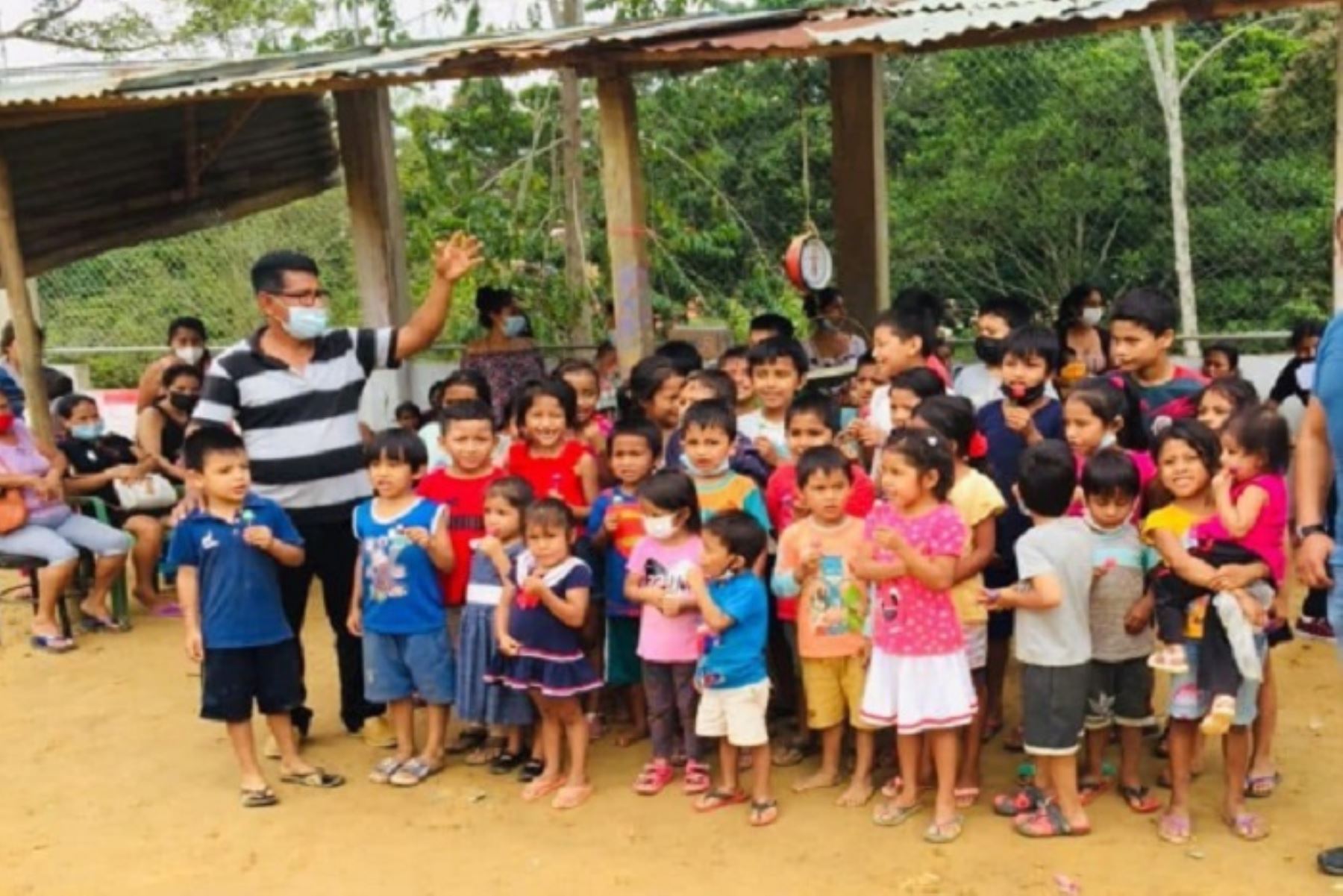 Autoridades invocan a empresarios y vecinos solidarios de Tarapoto, Morales y La Banda de Shilcayo a hacer llegar alimentos, ropa, agua, papel higiénico y otros para los menores.