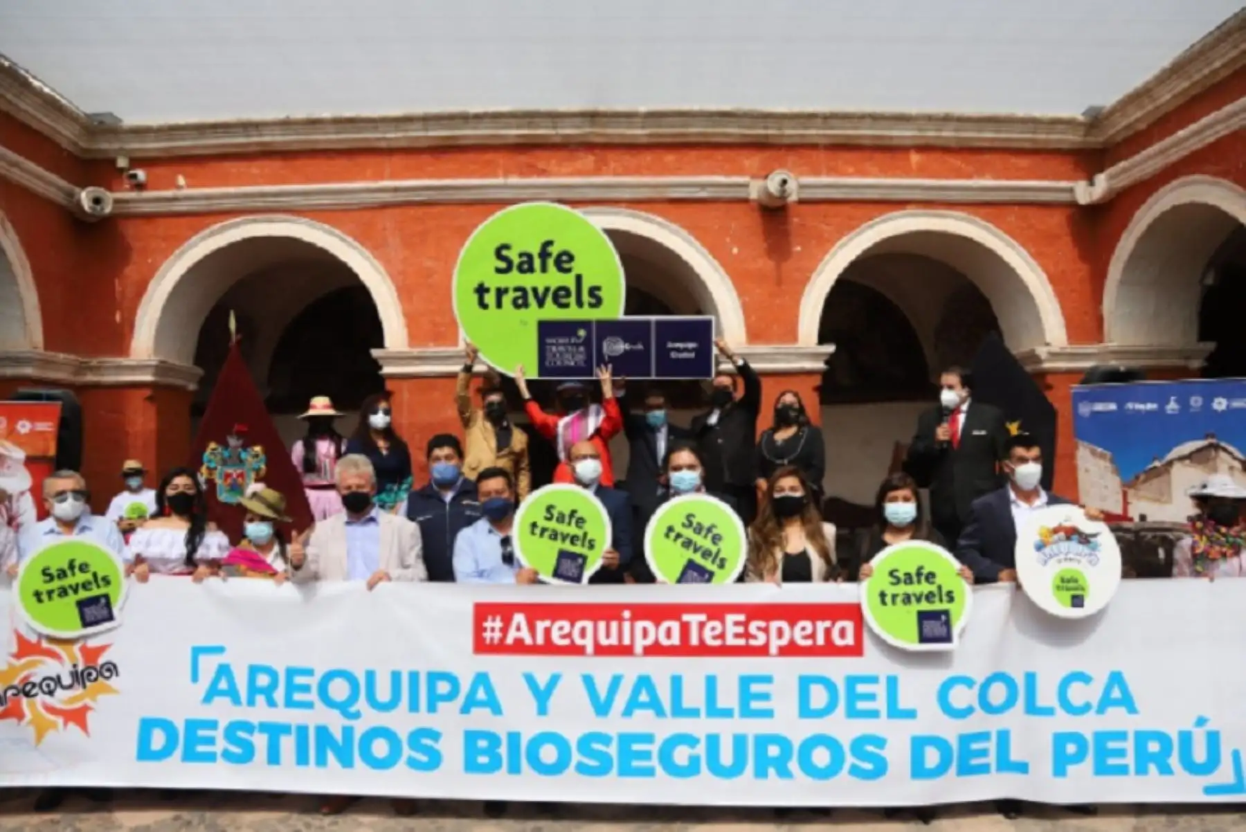 El Ministerio de Comercio Exterior y Turismo (Mincetur) entregó el sello internacional Safe Travels a dos destinos turísticos de la región Arequipa. Se tratan del Destino Arequipa Ciudad y el Destino Valle y Cañón del Colca, los cuales se encuentran calificados, a partir de hoy, como seguros ante el covid-19.