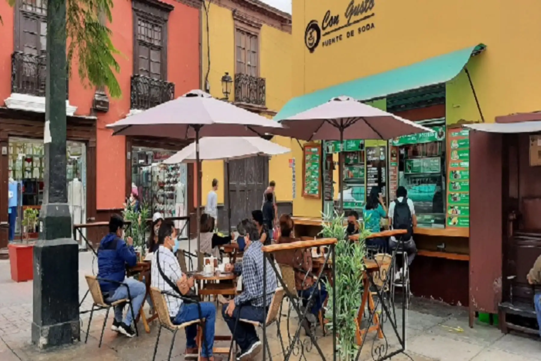 El titular de Produce estimó que para fines de mayo se tendrían 370 terrazas gastronómicas en todo el país y 3,700 a fin de año.