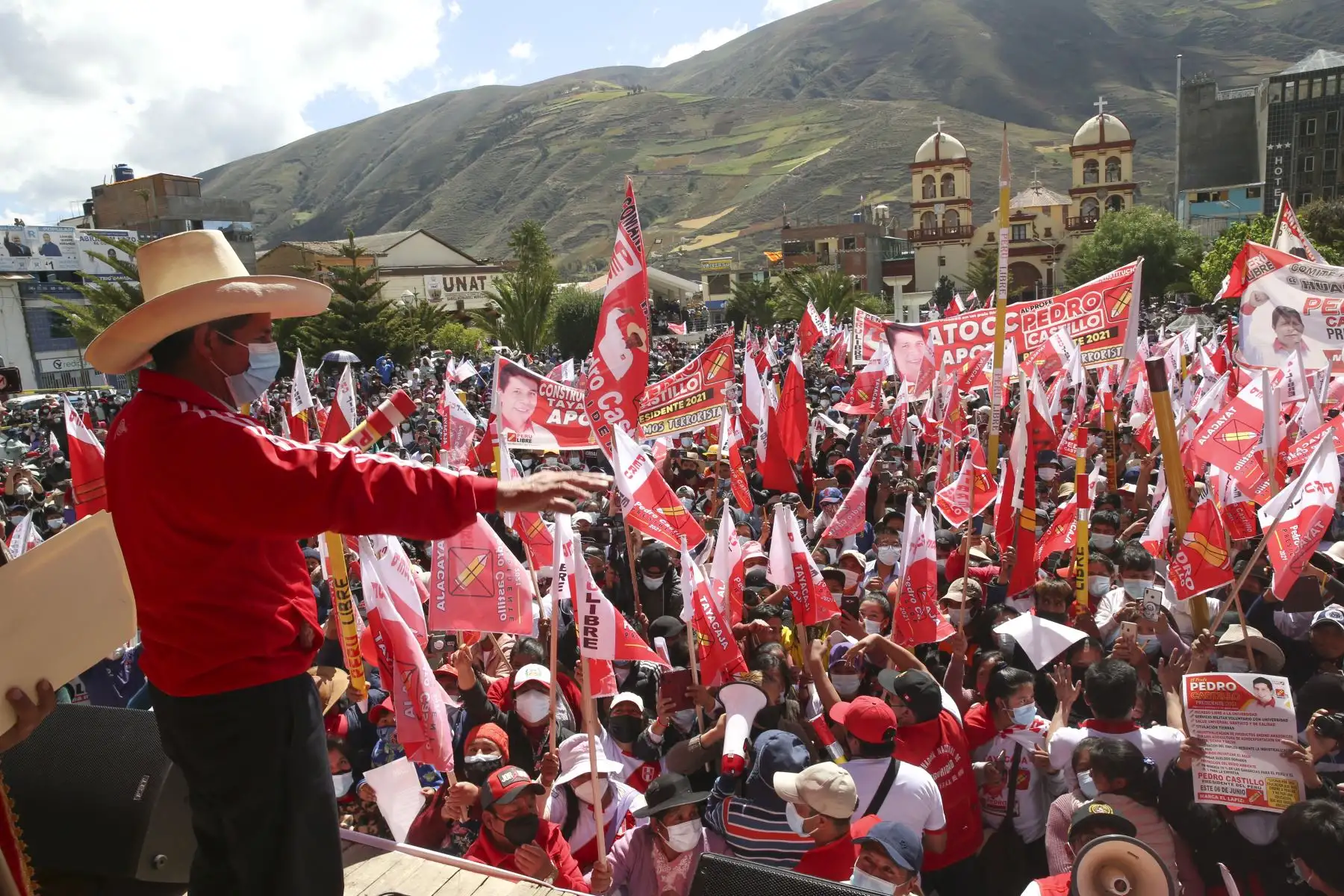 Candidato a la presidencia por Perú Libre, Pedro Castillo, realiza mitin en el distrito de Pampas provincia de Tayacaja, en Huancavelica. Foto: ANDINA/Eddy Ramos