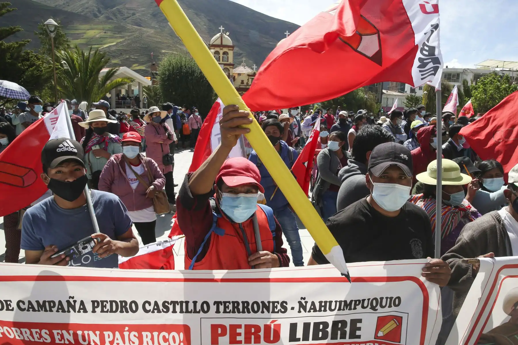 Candidato a la presidencia por Perú Libre, Pedro Castillo, realiza mitin en el distrito de Pampas provincia de Tayacaja, en Huancavelica. Foto: ANDINA/Eddy Ramos