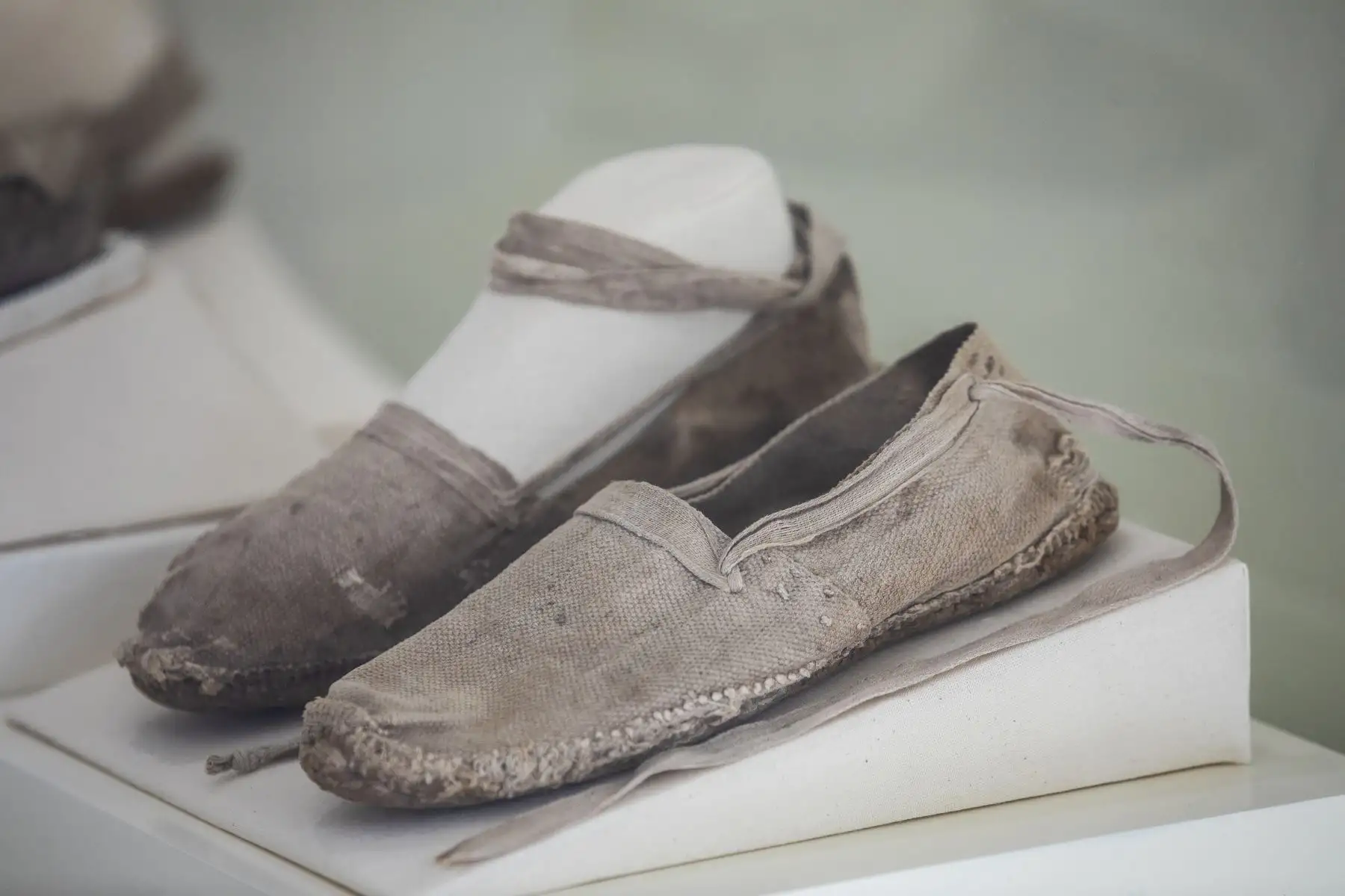 En el marco del Día Internacional de los Museos, el Parque de las Leyendas invita a los ciudadanos visitar el Museo de Sitio Ernst W. Middendorf, donde se expone un conjunto de piezas de calzado prehispánico y colonial que usaban los antiguos peruanos.  Foto: ANDINA/Municipalidad de Lima