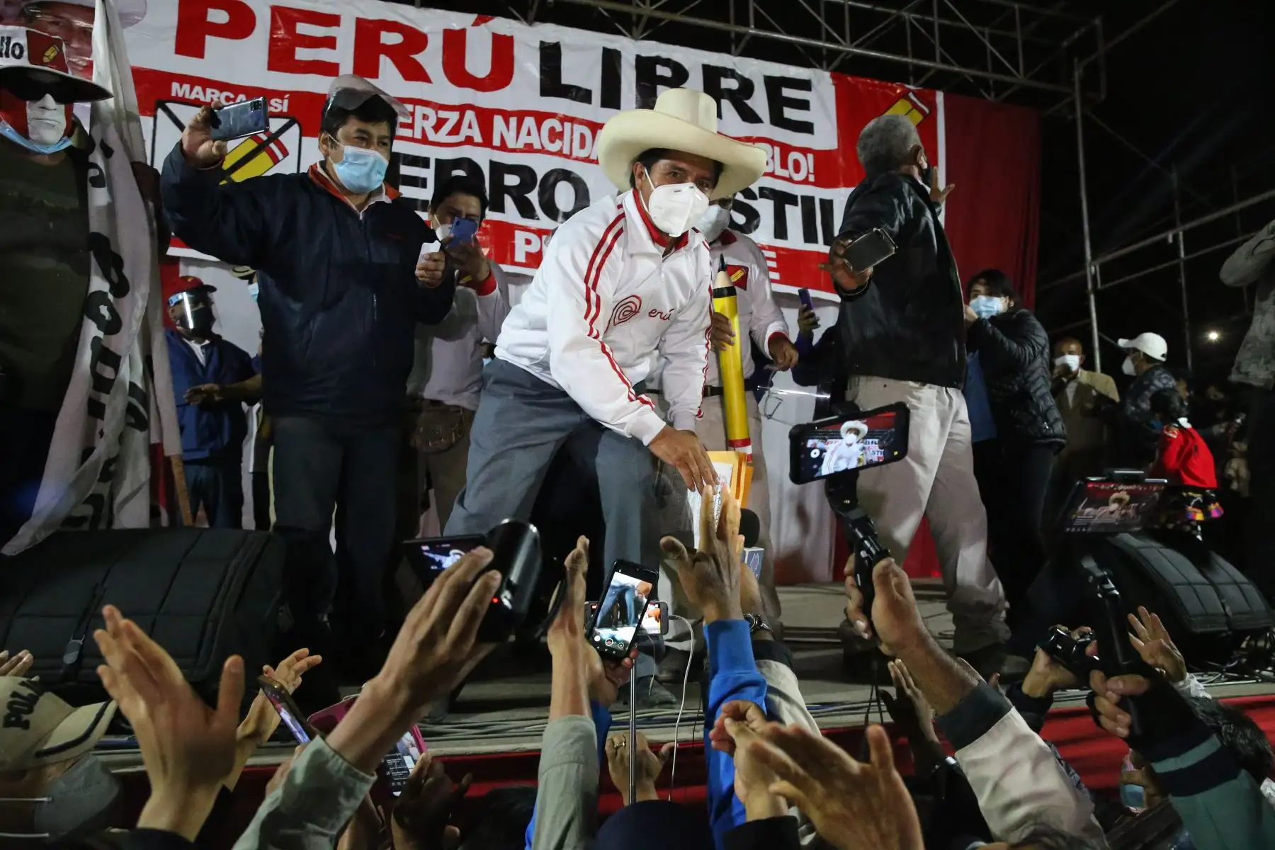 Mitin de Pedro Castillo en el estadio Pueblo Nuevo en Chincha Alta. Foto: ANDINA/Eddy Ramos