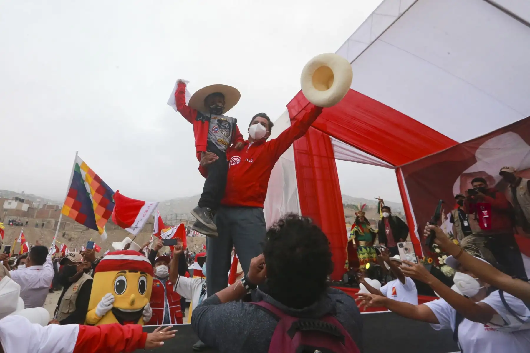 Candidato a la presidencia Pedro Castillo realiza mitin en Manchay, Lima.  Foto: ANDINA/Jhony Laurente