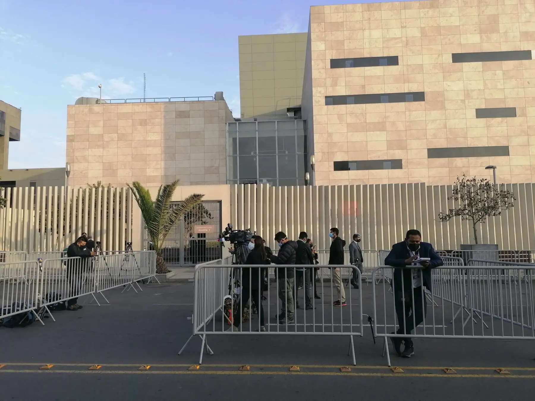 Exteriores del Gran Teatro Nacional, donde se realizará el debate entre los equipos técnicos de los partidos Fuerza Popular y Perú Libre con miras a la segunda vuelta, organizado por el Jurado Nacional de Elecciones. Foto: ANDINA/Jhony Laurente