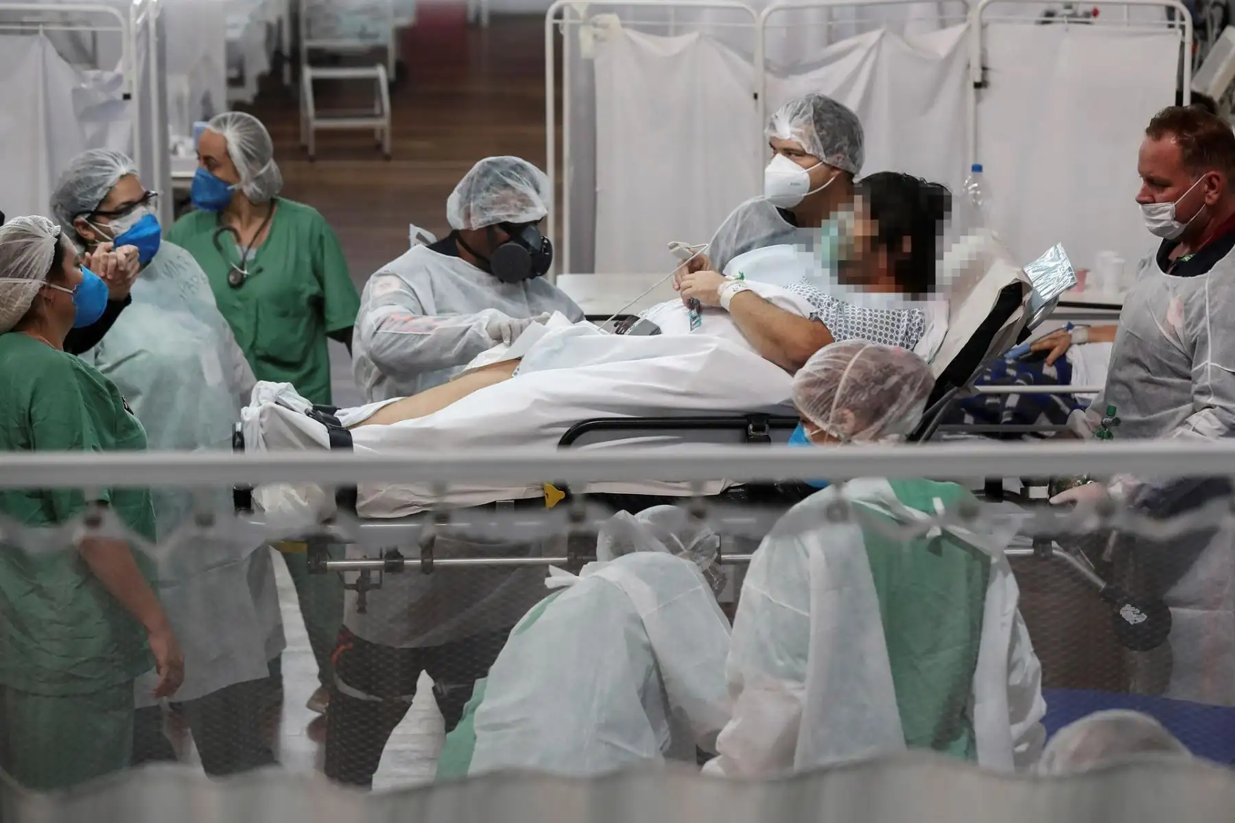 En Brasil, avanza el proceso de vacunación y se reduce el número oficial de fallecidos diarios por covid-19. Foto: EFE