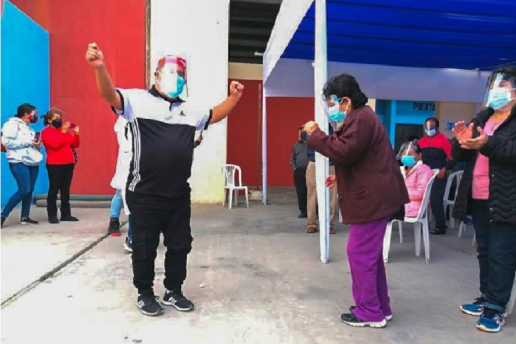 En los distritos de Huaraz e Independencia, desde las 7:00 horas de hoy se viene desarrollando el proceso de inmunización con toda normalidad.