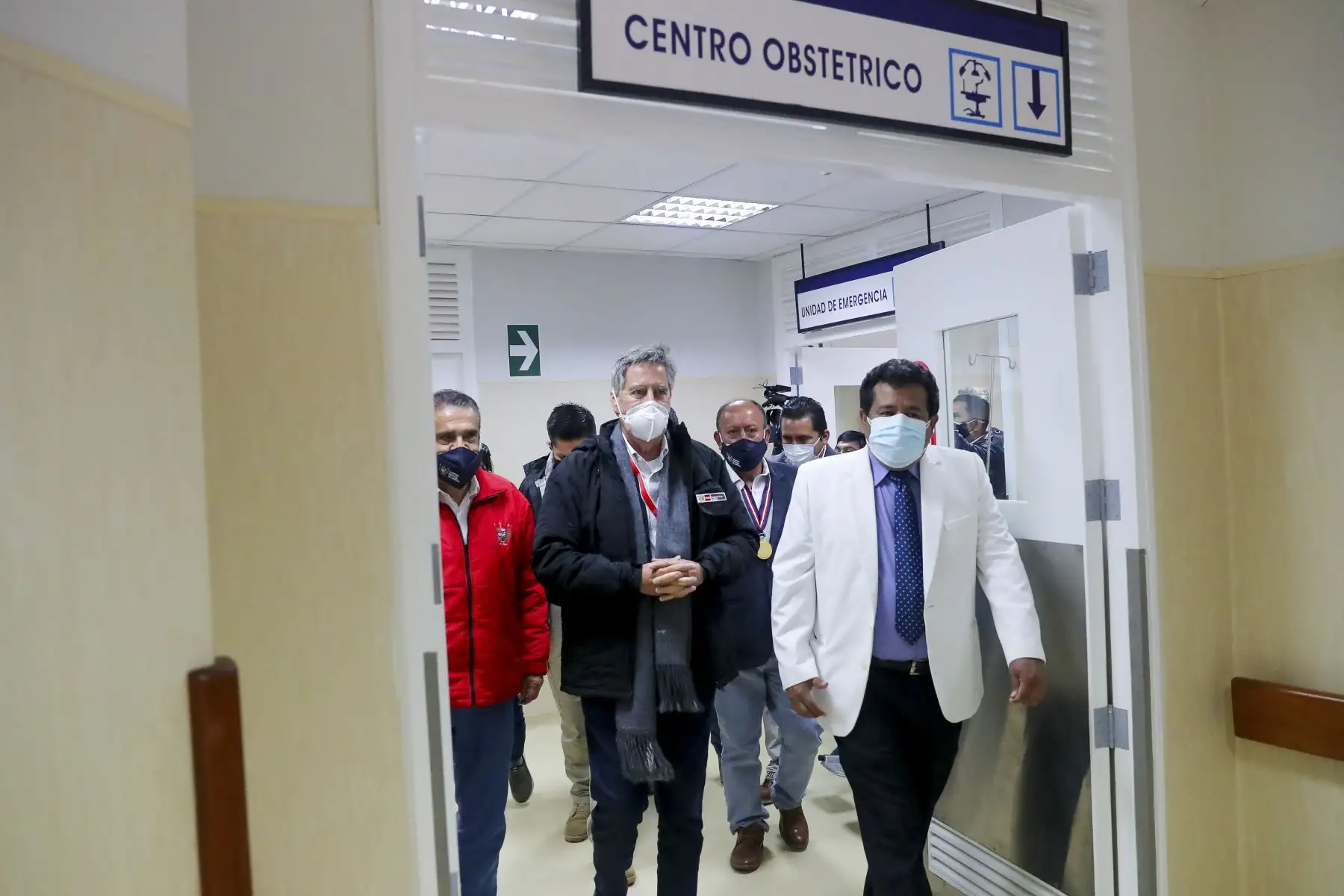 El mandatario Francisco Sagasti, acompañado por el titular del Minsa y el gobernador regional de La Libertad, supervisa las instalaciones del nuevo Hospital César Vallejo en Santiago de Chuco. Foto: ANDINA/Prensa Presidencia