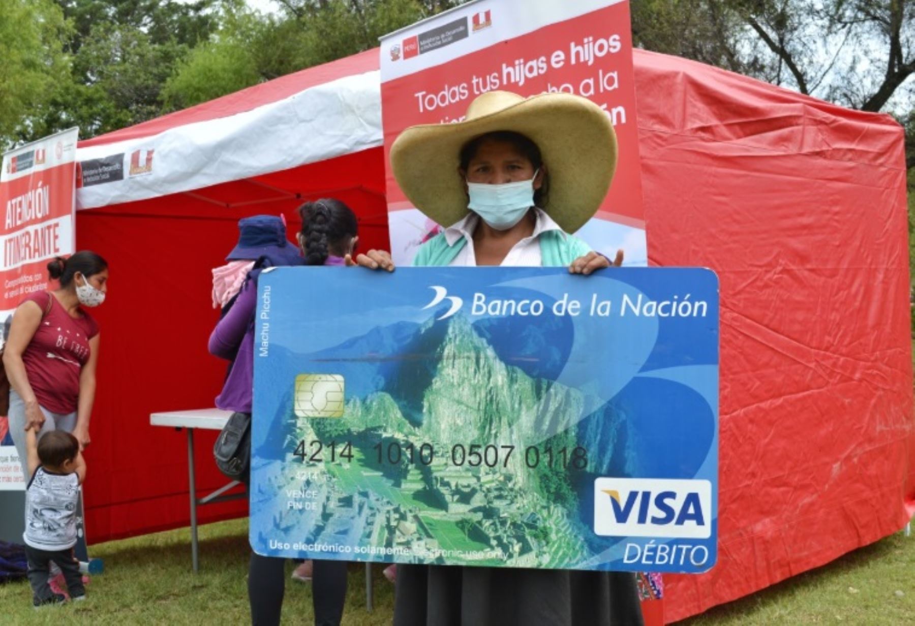 Cajamarca: Juntos entrega tarjetas Multired a más de 3,800 hogares pobres de 111 distritos.