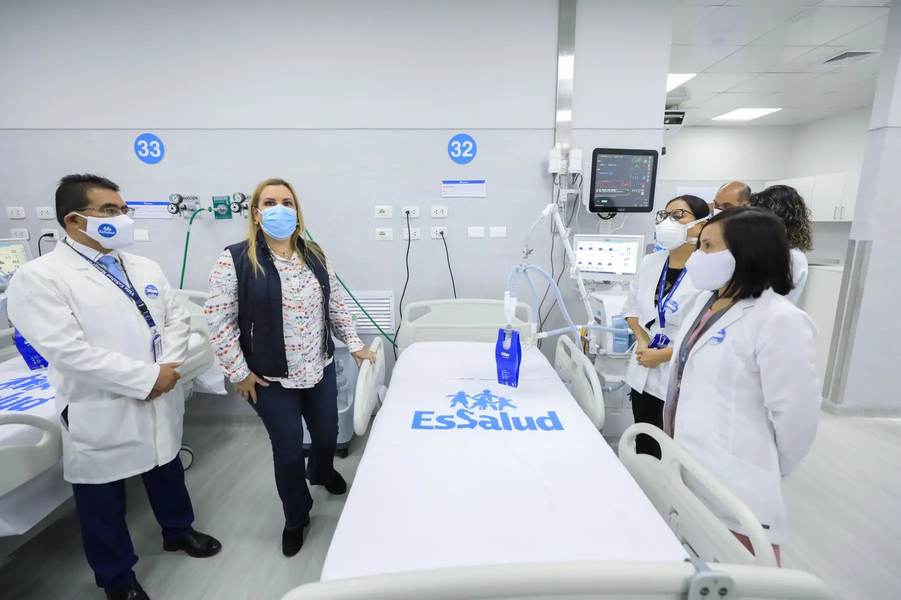 La presidenta ejecutiva de EsSalud, Fiorella Molinelli, supervisó la ampliación de 21 nuevas camas UCI (Unidad de Cuidados Intensivos) para atender a pacientes contagiados de la covid-19 en el Hospital Octavio Mongrut ubicado en el distrito de San Miguel. Foto: ANDINA/Essalud