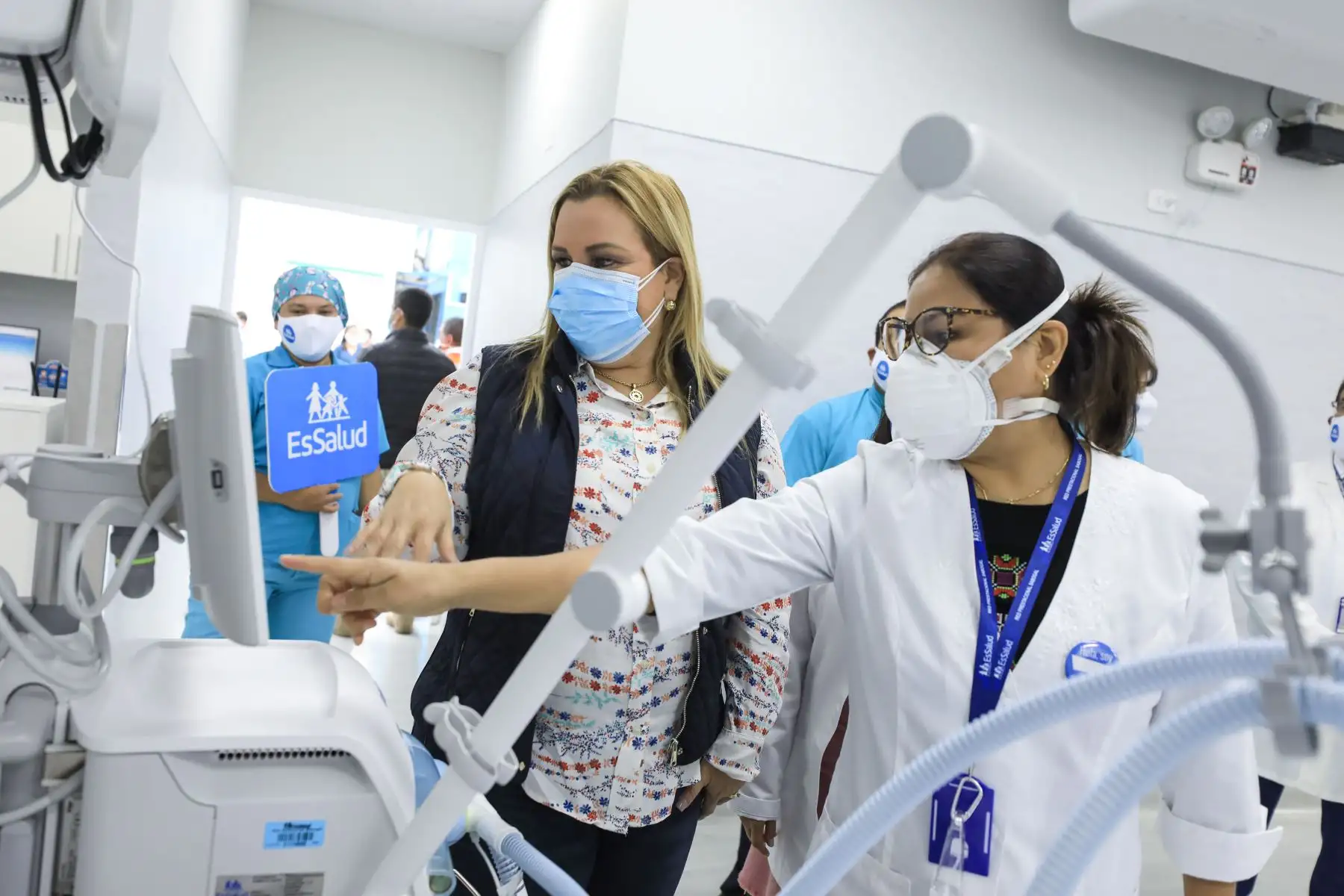La presidenta ejecutiva de EsSalud, Fiorella Molinelli, supervisó la ampliación de 21 nuevas camas UCI (Unidad de Cuidados Intensivos) para atender a pacientes contagiados de la covid-19 en el Hospital Octavio Mongrut ubicado en el distrito de San Miguel. Foto: ANDINA/Essalud