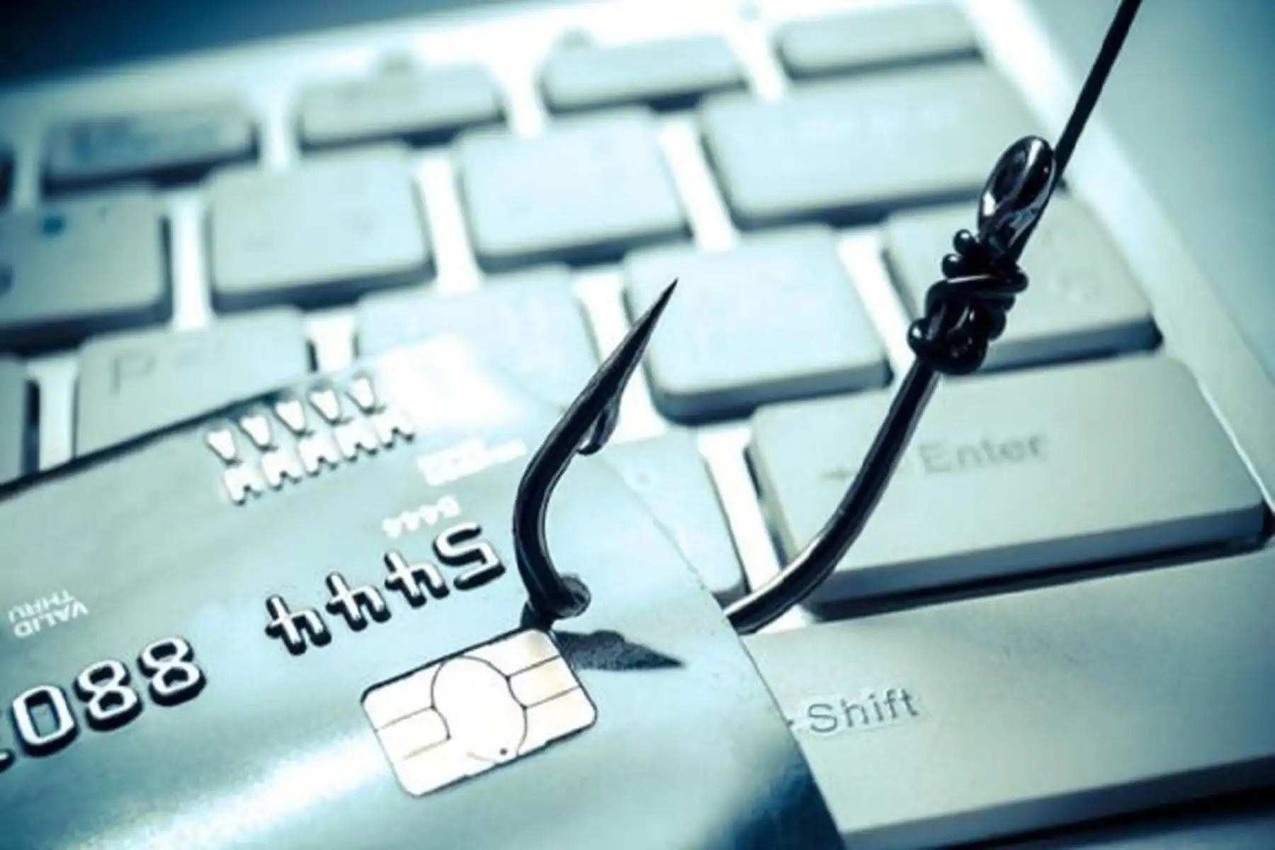 El tiempo medio que tarda un atacante en acceder a los datos privados es de 1 hora y 12 minutos.