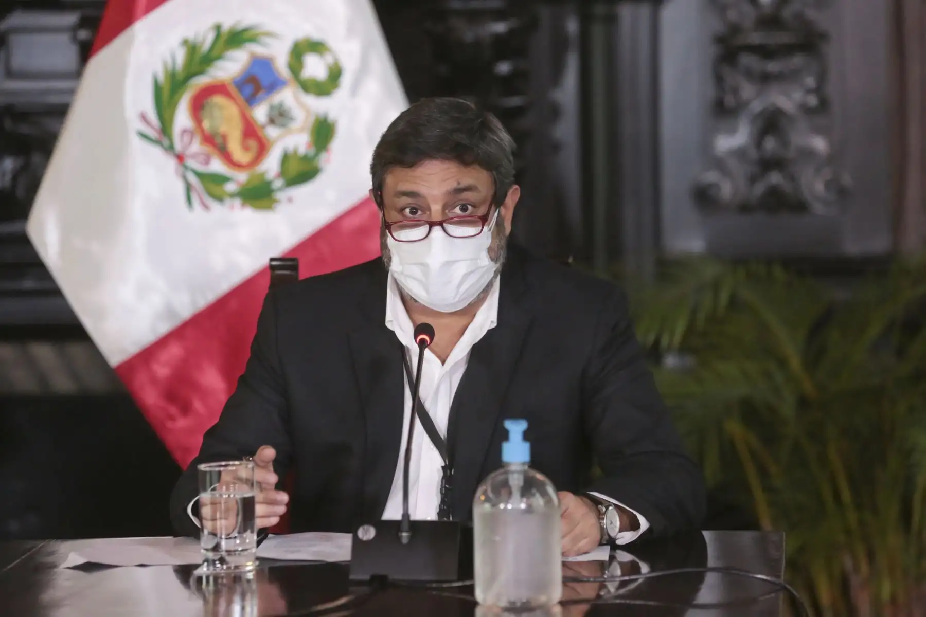 La titular de la PCM, junto con ministros de Estado, brindan conferencia de prensa para informar a la ciudadanía sobre los avances en la lucha contra la pandemia y las medidas adoptadas en sesión de Consejo de Ministros.
Foto: PCM