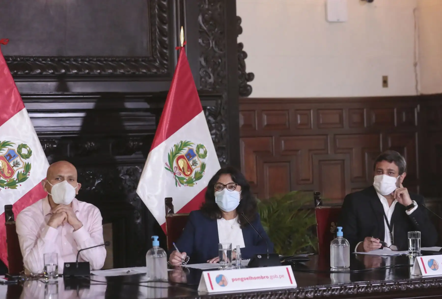 La titular de la PCM, junto con ministros de Estado, brindan conferencia de prensa para informar a la ciudadanía sobre los avances en la lucha contra la pandemia y las medidas adoptadas en sesión de Consejo de Ministros.
Foto: PCM