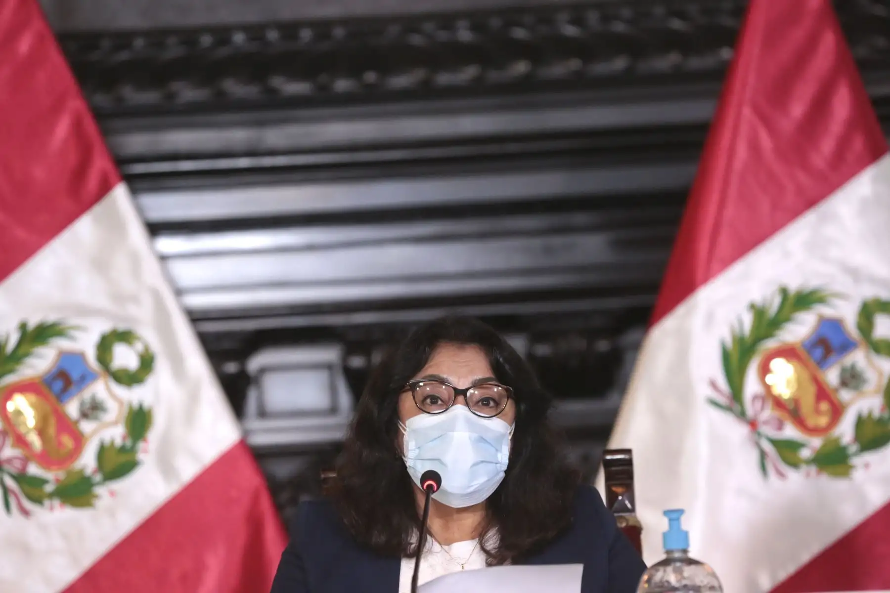 La titular de la PCM, junto con ministros de Estado, brindan conferencia de prensa para informar a la ciudadanía sobre los avances en la lucha contra la pandemia y las medidas adoptadas en sesión de Consejo de Ministros.
Foto: PCM