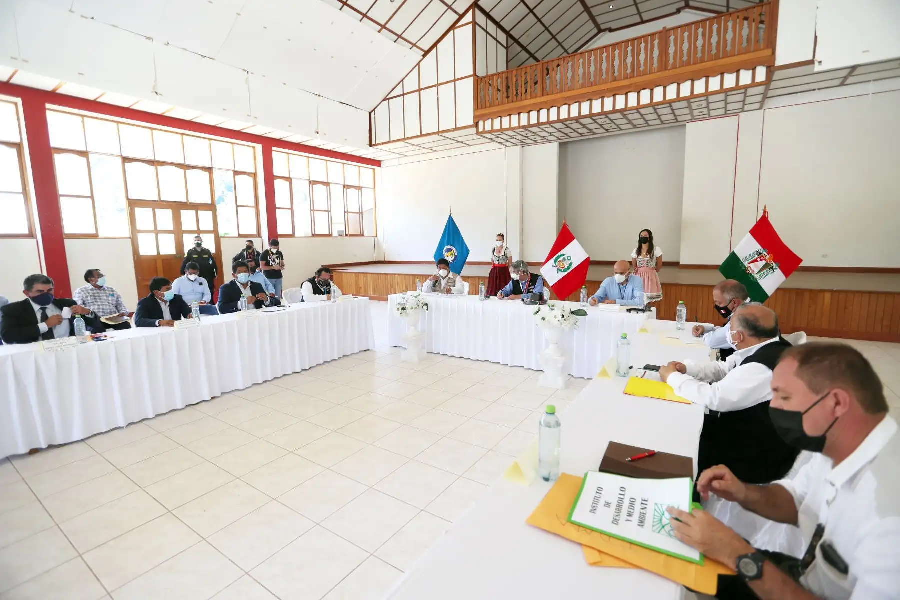 Presidente Francisco Sagasti supervisó actividades de intervención inmediata de Trabaja Perú en el distrito de Pozuzo: limpieza, mantenimiento y acondicionamiento del corredor turístico la ruta del colono en Prusia, la colonia y Bajo Chancarizo Foto: ANDINA/Prensa Presidencia