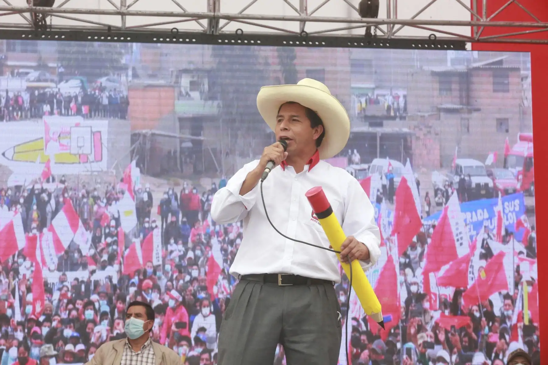 Candidato a la presidencia por Perú Libre, Pedro Castillo, realiza mitin de campaña en Carabayllo. Foto: ANDINA/Jhony Laurente