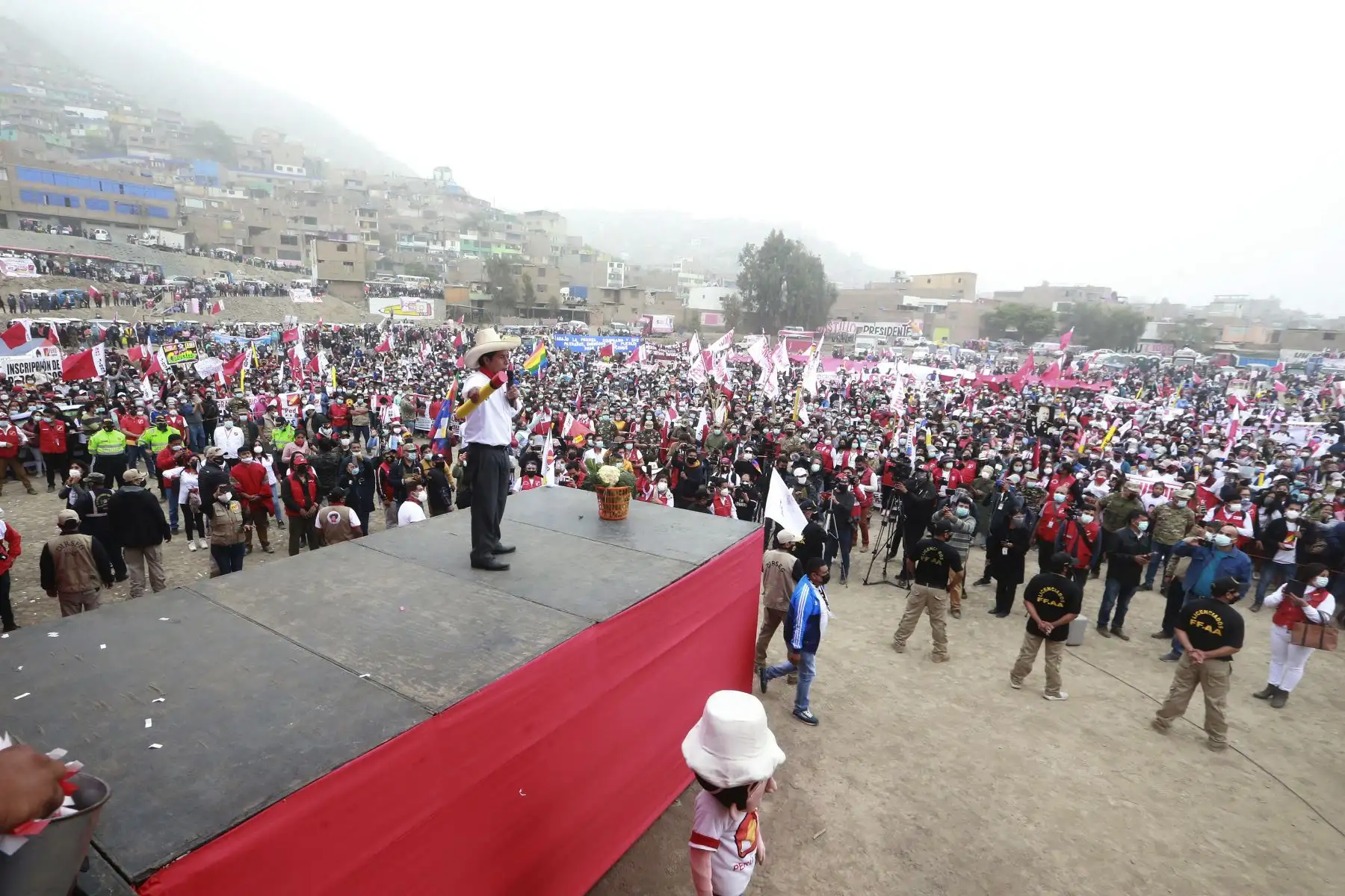 Candidato a la presidencia por Perú Libre, Pedro Castillo, realiza mitin de campaña en Carabayllo. Foto: ANDINA/Jhony Laurente
