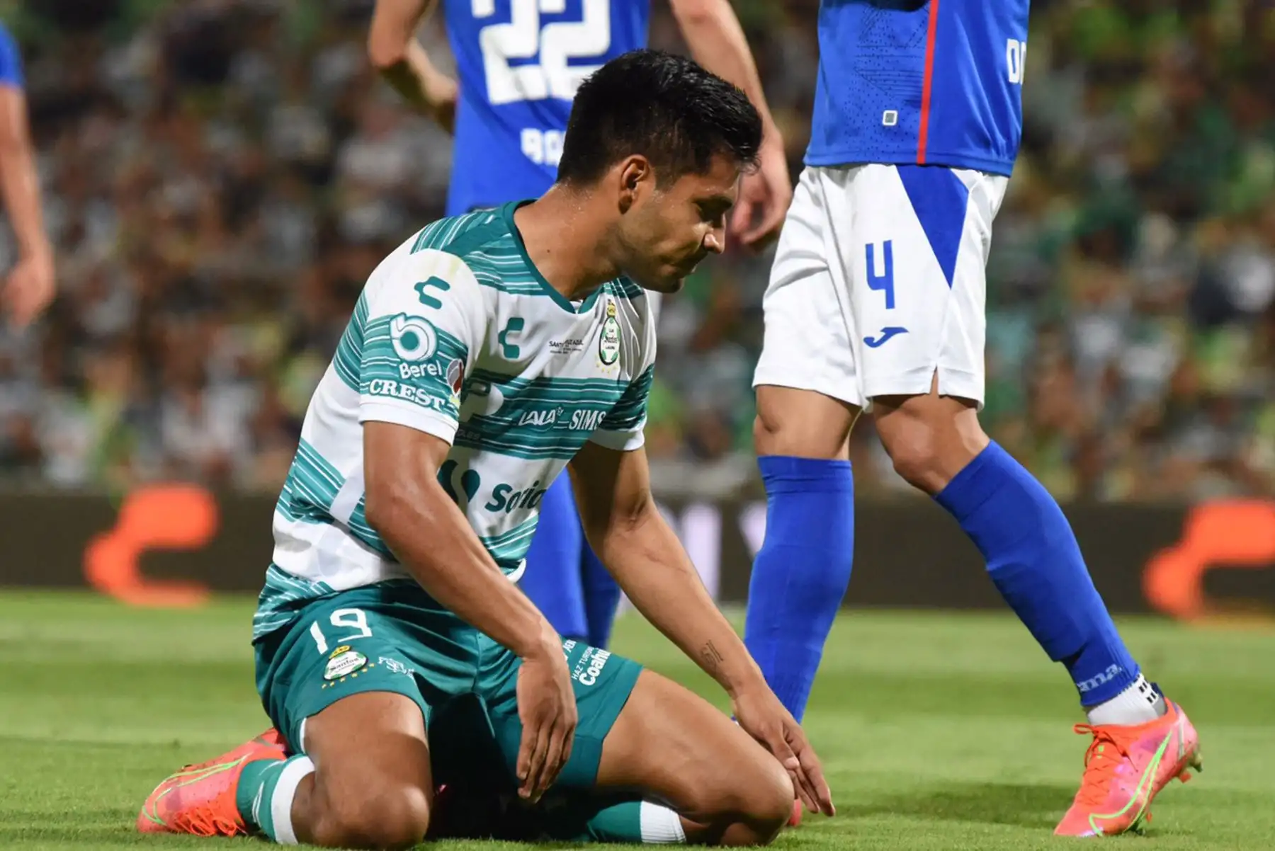 Eduardo Aguirre de Santos reacciona durante el partido contra Cruz Azul durante el partido de fútbol final de ida del Clausura 2021 mexicano en el estadio TSM Corona en Torreón.
Foto: AFP