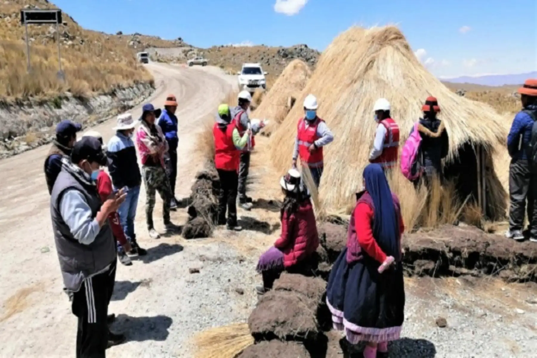 El proceso de pago se inicia como resultado del trabajo participativo y personalizado del equipo técnico del MTC para identificar a los beneficiarios, bajo la coordinación con la junta directiva de la comunidad de Fuerabamba.