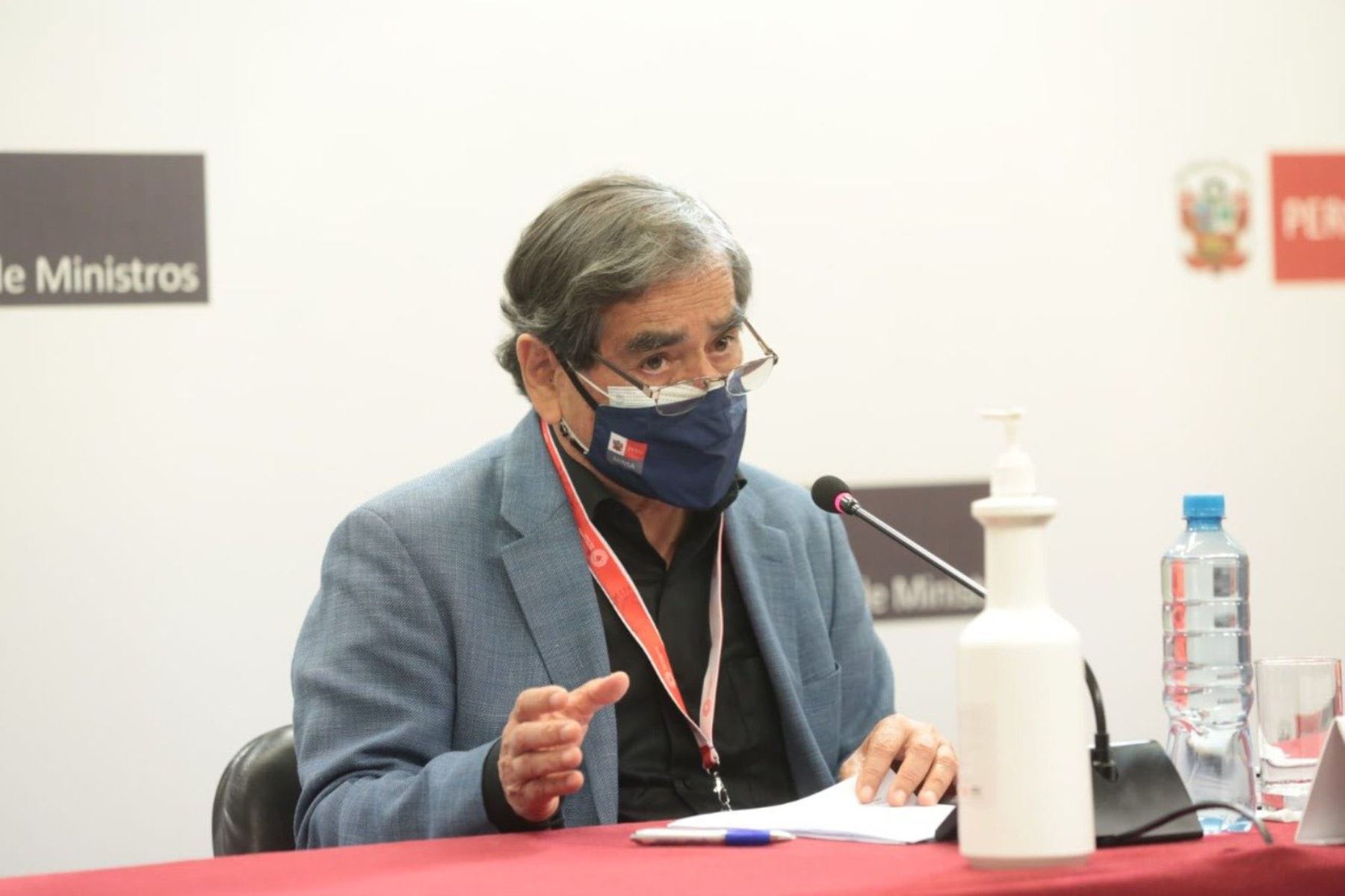 El ministro de Salud, Óscar Ugarte, ofreció conferencia de prensa en la sede de la PCM. Foto: ANDINA/difusión.
