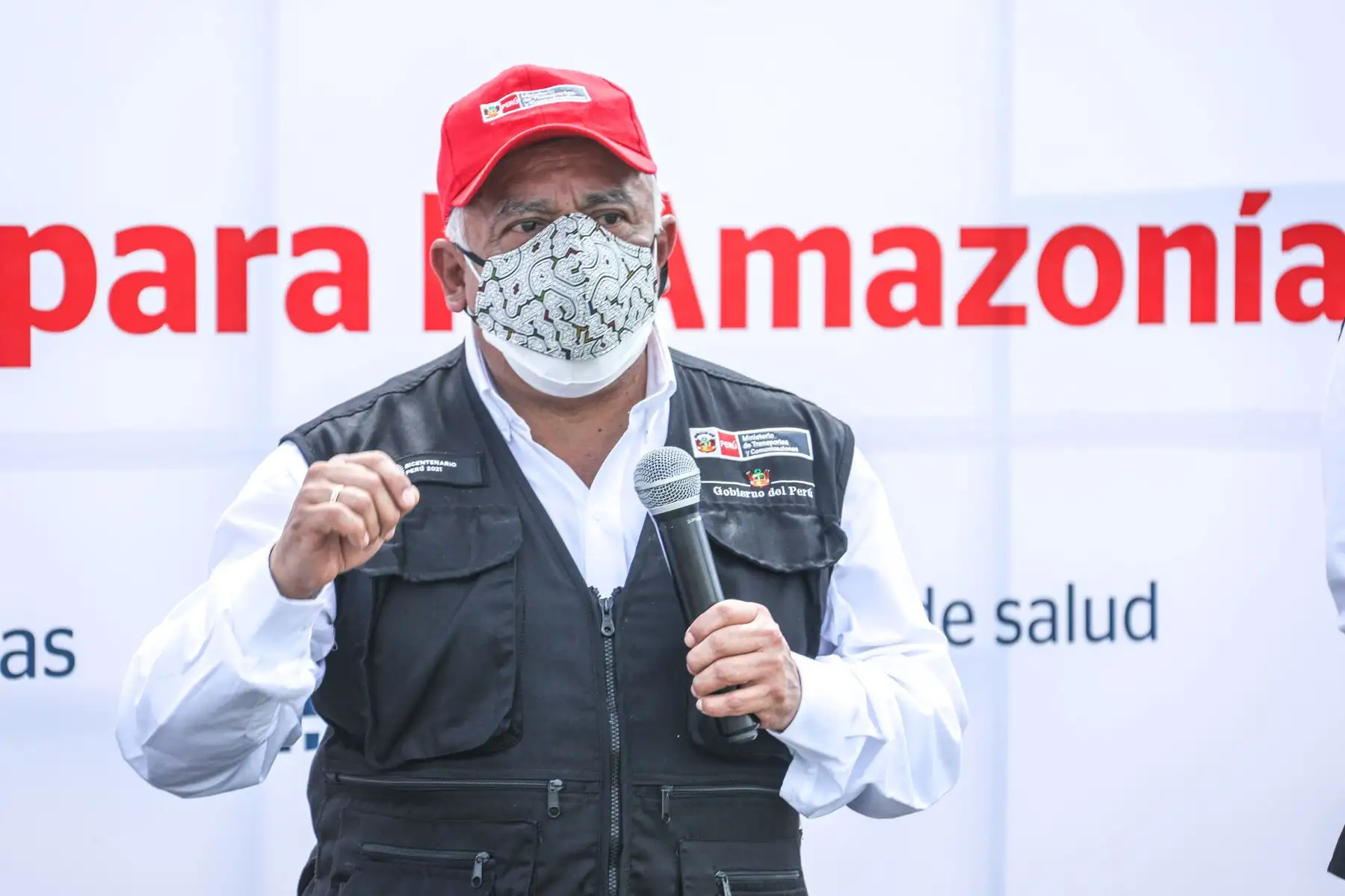 El ministro de Transportes y Comunicaciones, Eduardo González, anunció el lanzamiento de “Conecta Selva” para beneficiar con Internet satelital a 200 mil peruanos en las zonas aisladas de la Amazonía. Foto: ANDINA/MTC