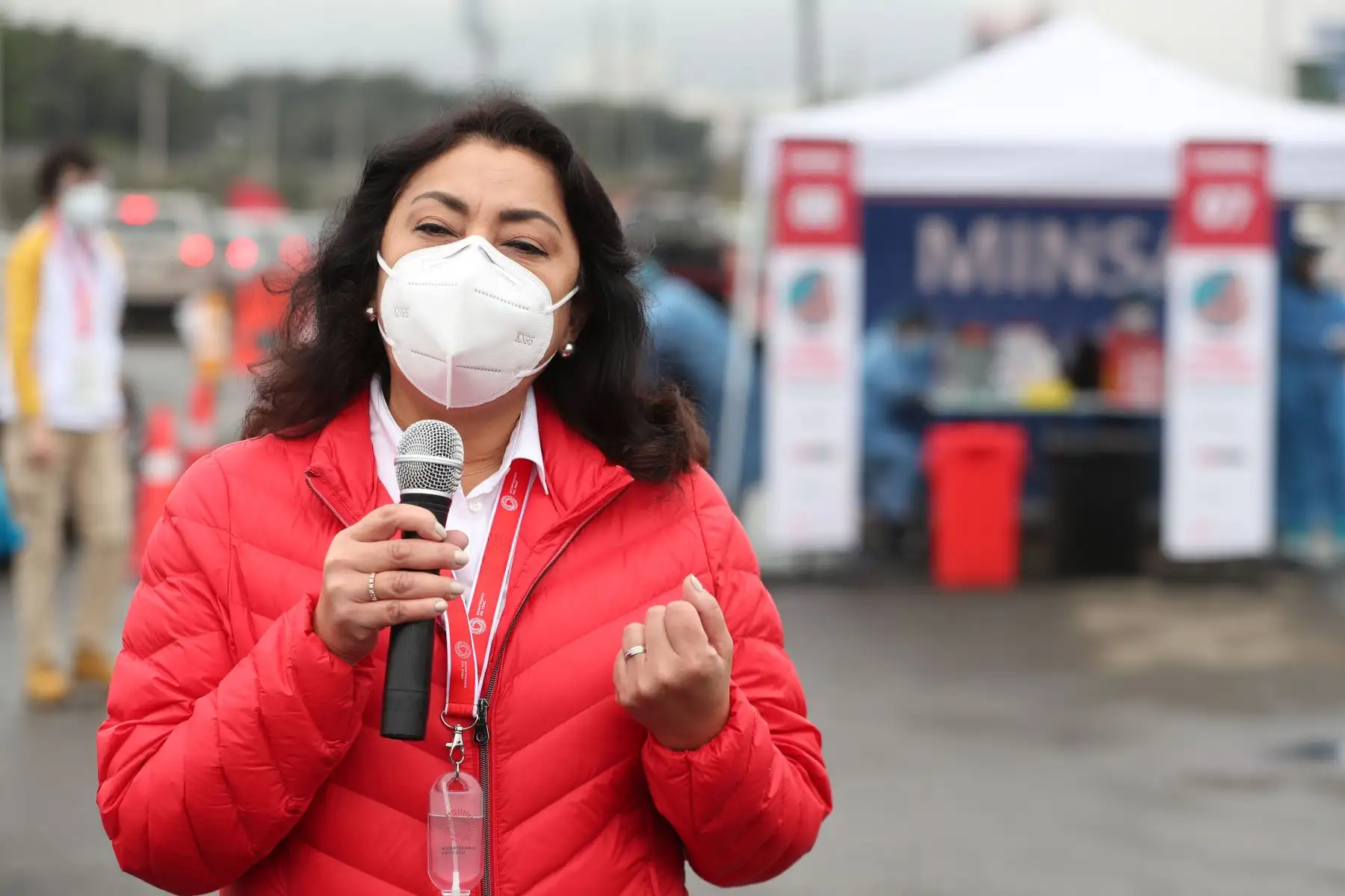 Presidenta del Consejo de Ministros, Violeta Bermúdez junto al Ministro de Salud, Óscar Ugarte, realizan recorrido por los vacunatorios en Lima y Callao a fin de supervisar la vacunación contra la covid -19
Foto: PCM
