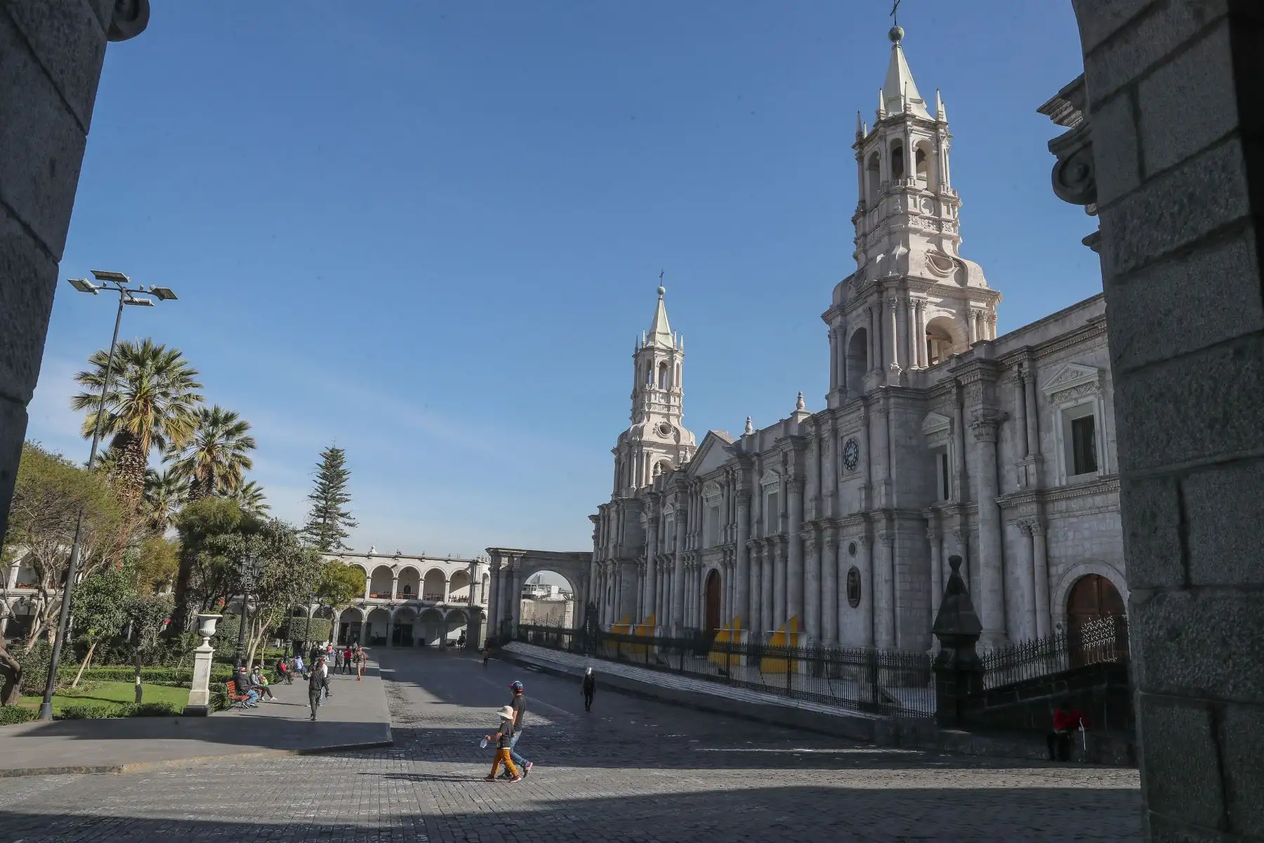 Así luce la ciudad de Arequipa tras el anuncio del gobierno en decretar inmovilización social obligatoria por el debate presidencial de los candidatos Pedro Castillo y Keiko Fujimori.
Foto: ANDINA/Andrés Valle