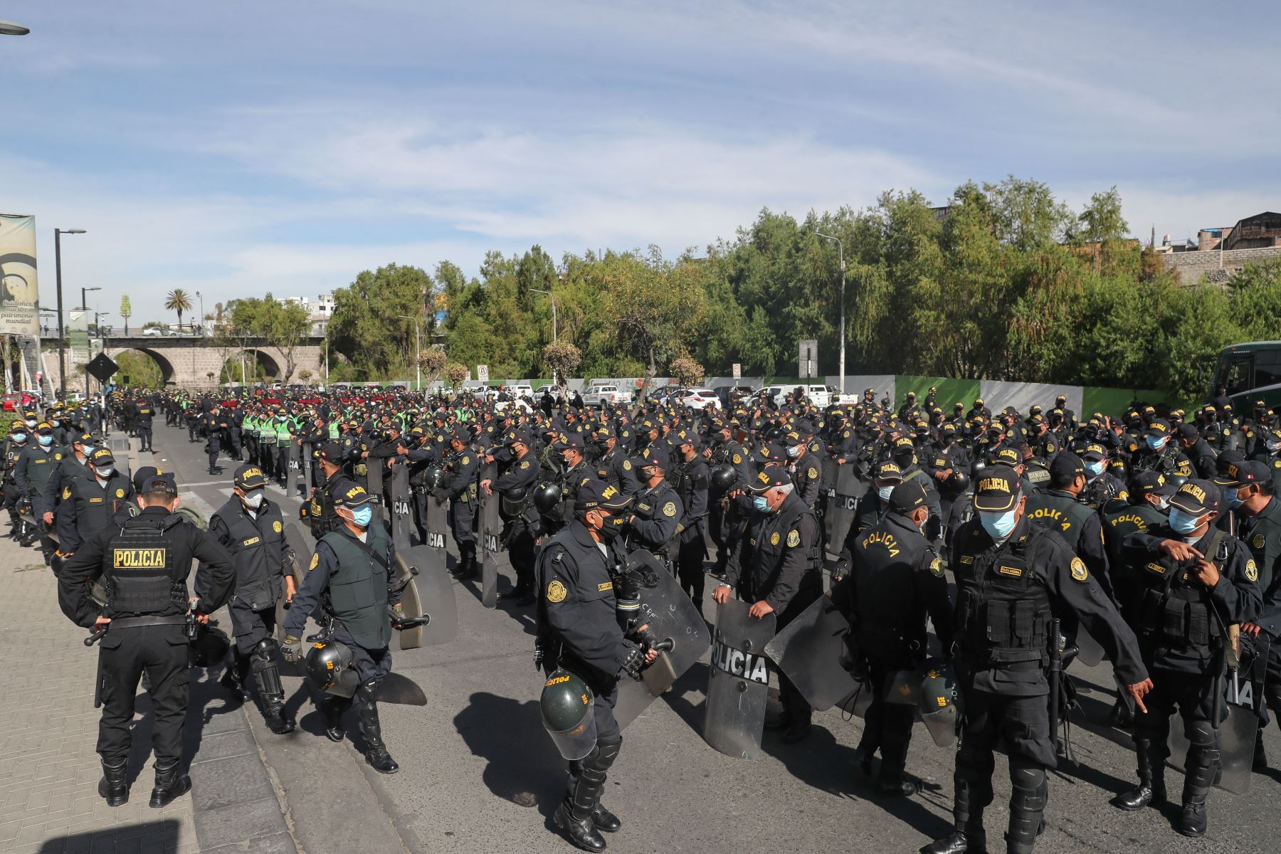La Policía Nacional realiza operativo de control de identidad en Arequipa en el inicio de la declaratoria del estado de emergencia. ANDINA/Archivo