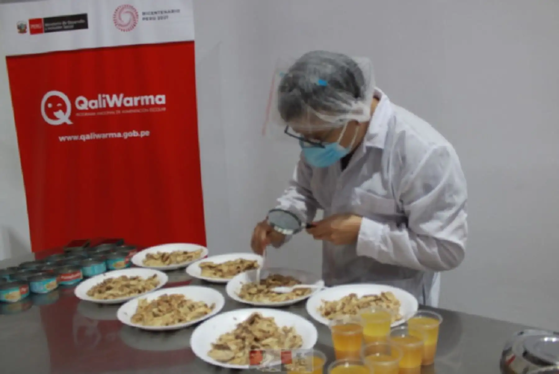 El Programa Nacional de Alimentación Escolar Qali Warma distribuyó 109 toneladas de conservas de pescado destinadas a más de 135,000 estudiantes del departamento de Lambayeque, como parte de la tercera entrega del año. Foto: Qali Warma.