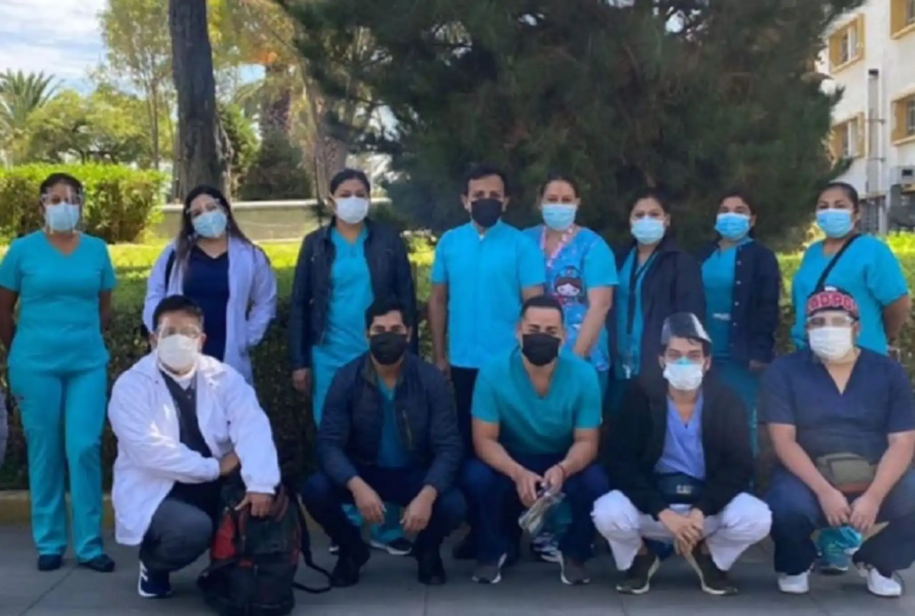 El segundo grupo de profesionales de la salud, que arribó el último miércoles 26 de mayo a la ciudad de Arequipa, ya se encuentra trabajando con sus pares en los hospitales Honorio Delgado y Goyeneche. De esa manera, este contingente se suma a la lucha contra el covid-19 en la región sureña, que reporta un repunte de casos.
