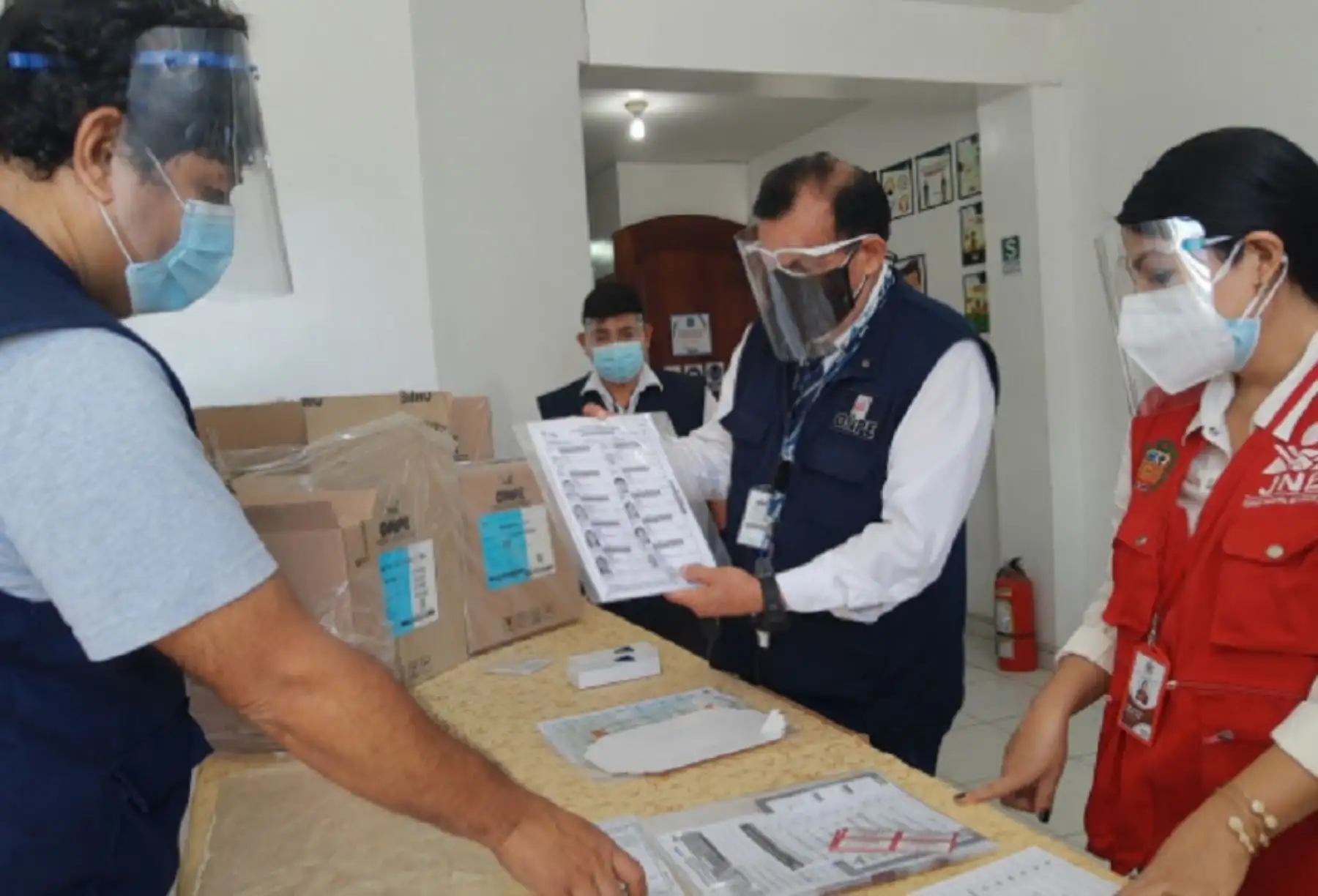 La Oficina Descentralizada de Procesos Electorales (ODPE) Leoncio Prado y el Jurado Electoral Especial (JEE) de Leoncio Prado verificaron el material electoral que se utilizará en las mesas de sufragio de esta jurisdicción, con motivo del desarrollo de la segunda vuelta electoral a realizarse el próximo 6 de junio.