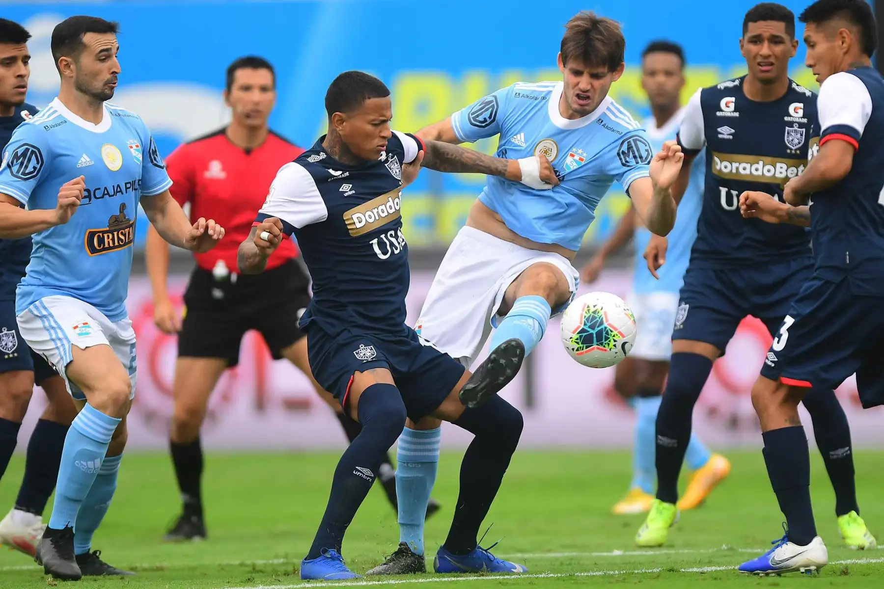 Sporting Cristal y la Universidad San Martín juegan la final de la Fase 1 de la Liga en el estadio Alejandro Villanueva.
Foto: Difusión